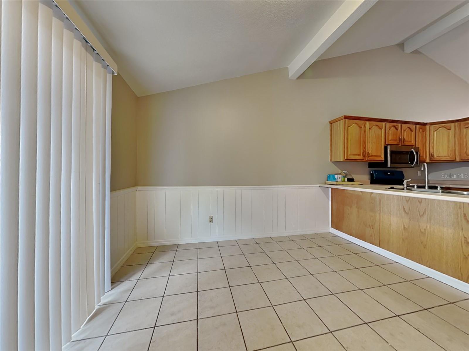 Image 4 of 17 For 16015 Splitlog Drive