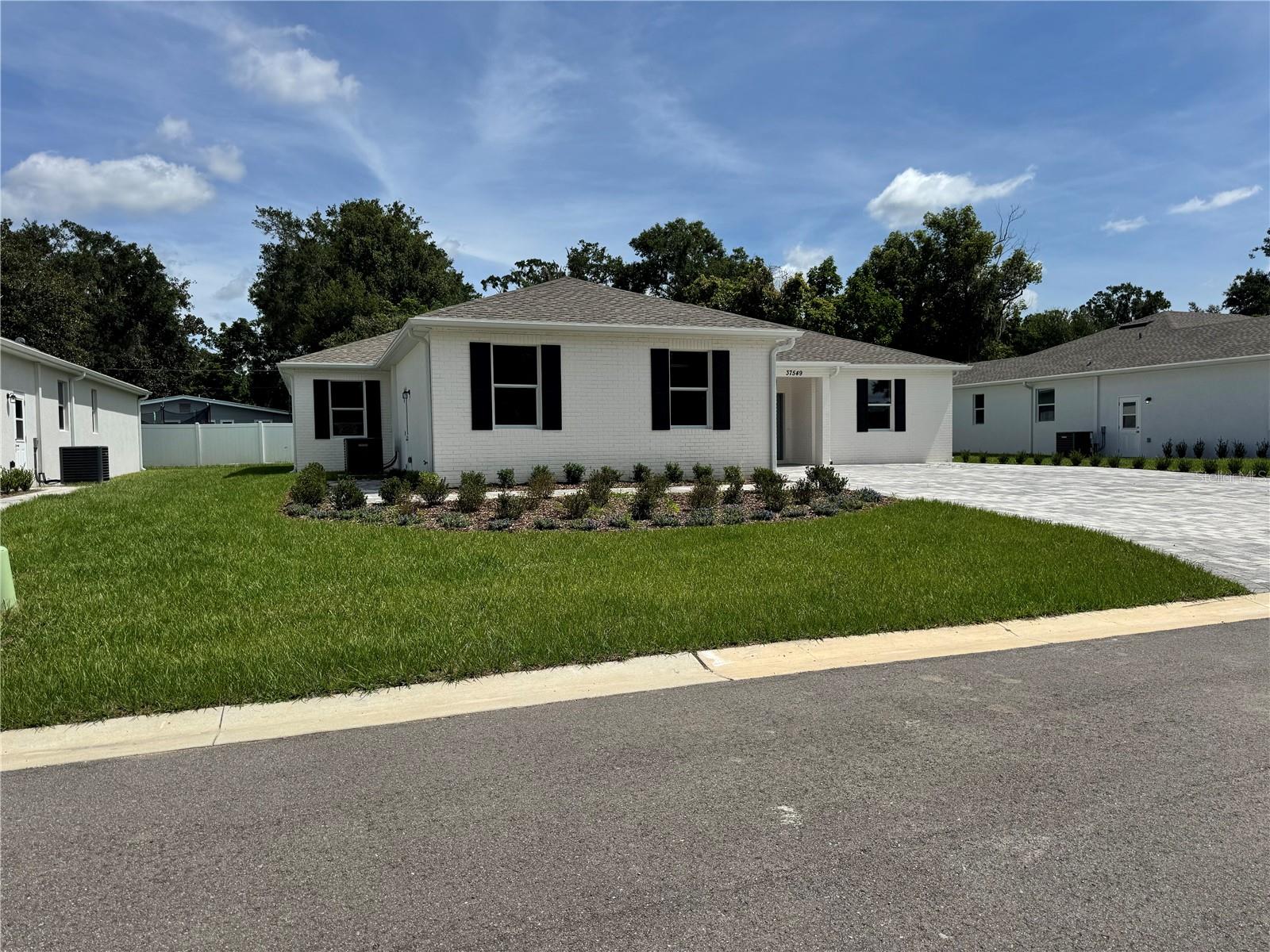 Image 11 of 87 For 37549 Teri Court