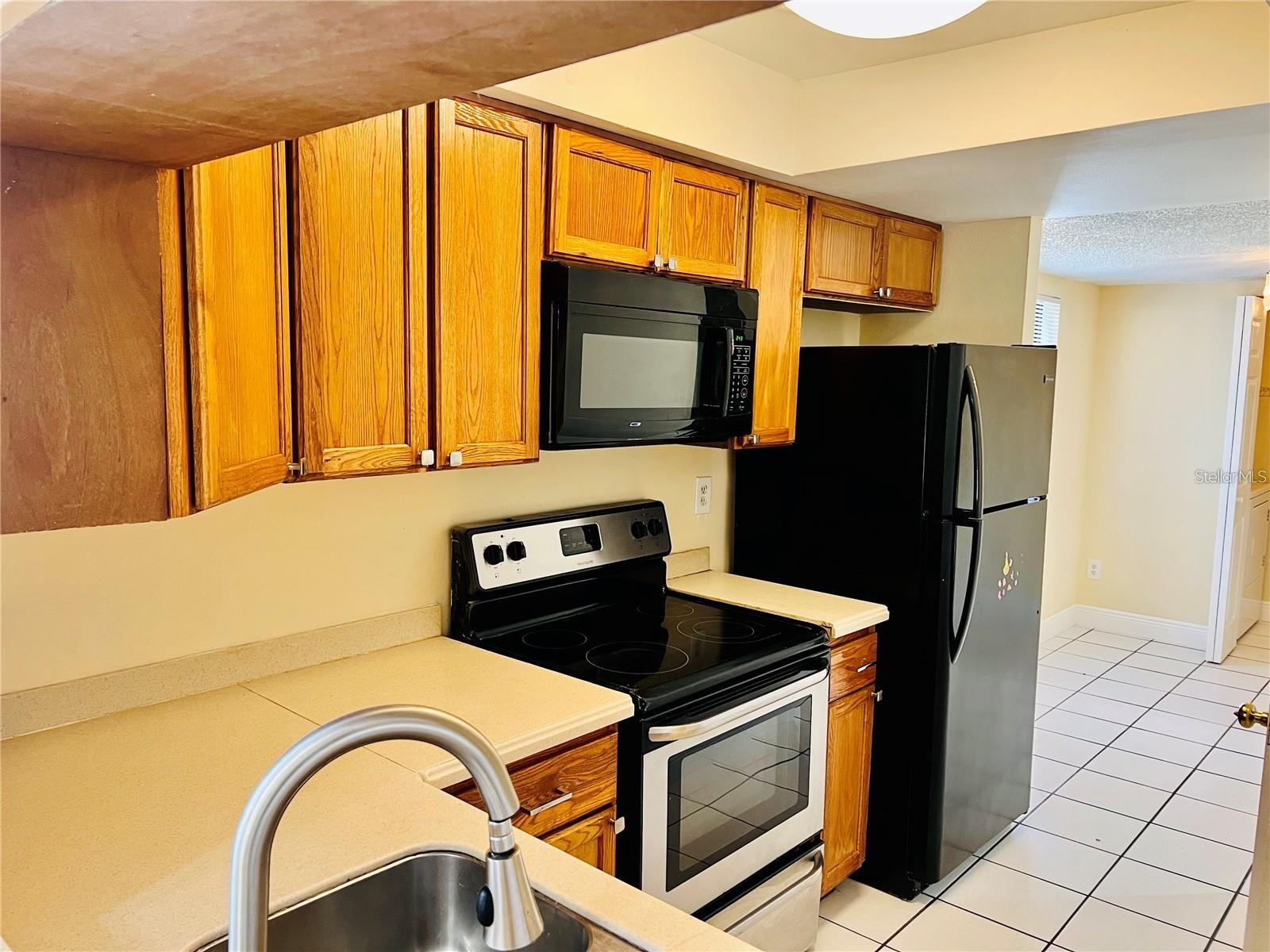 Image 14 of 43 For 7818 Niagara Avenue 205