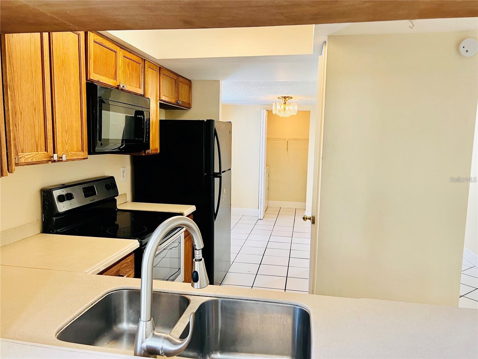 Image 15 of 43 For 7818 Niagara Avenue 205