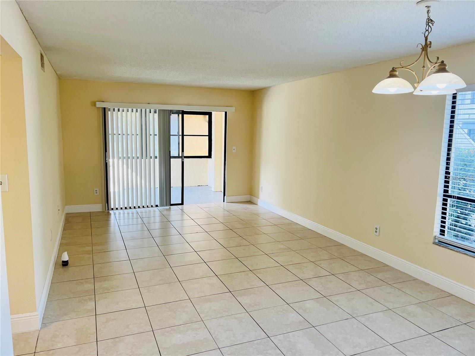 Image 16 of 43 For 7818 Niagara Avenue 205