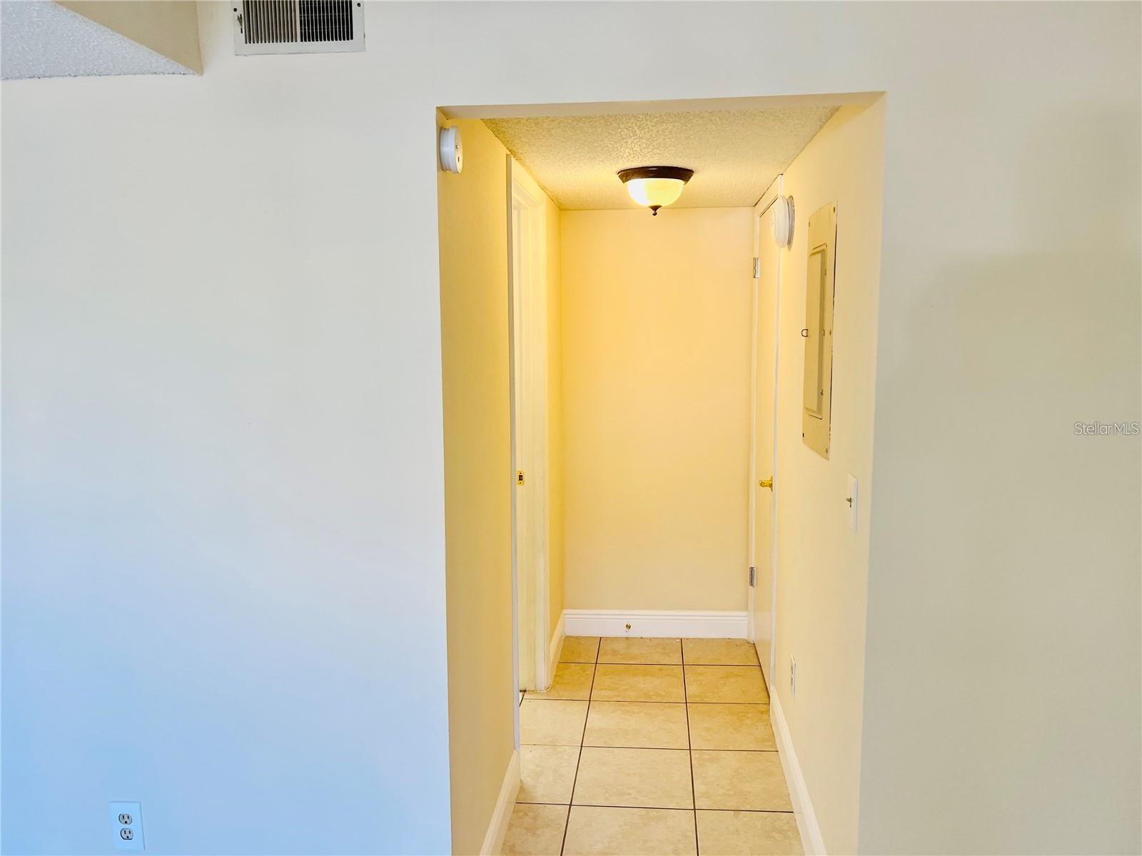 Image 22 of 43 For 7818 Niagara Avenue 205