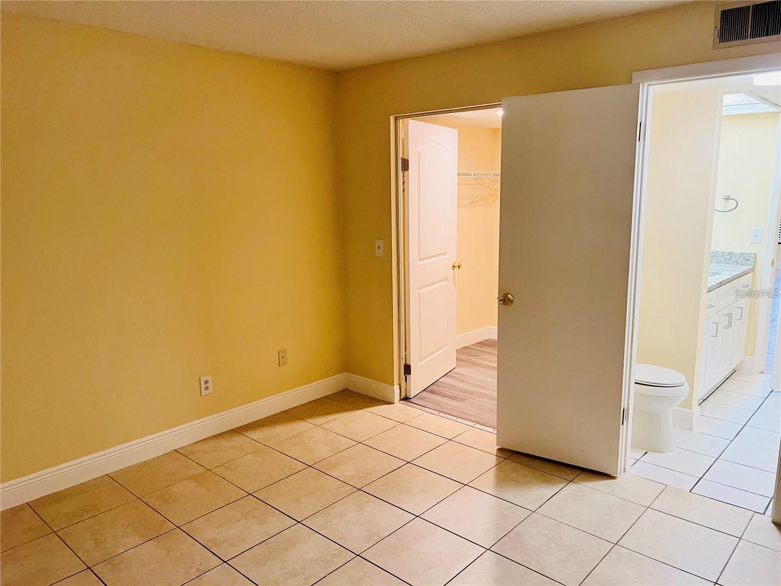 Image 25 of 43 For 7818 Niagara Avenue 205