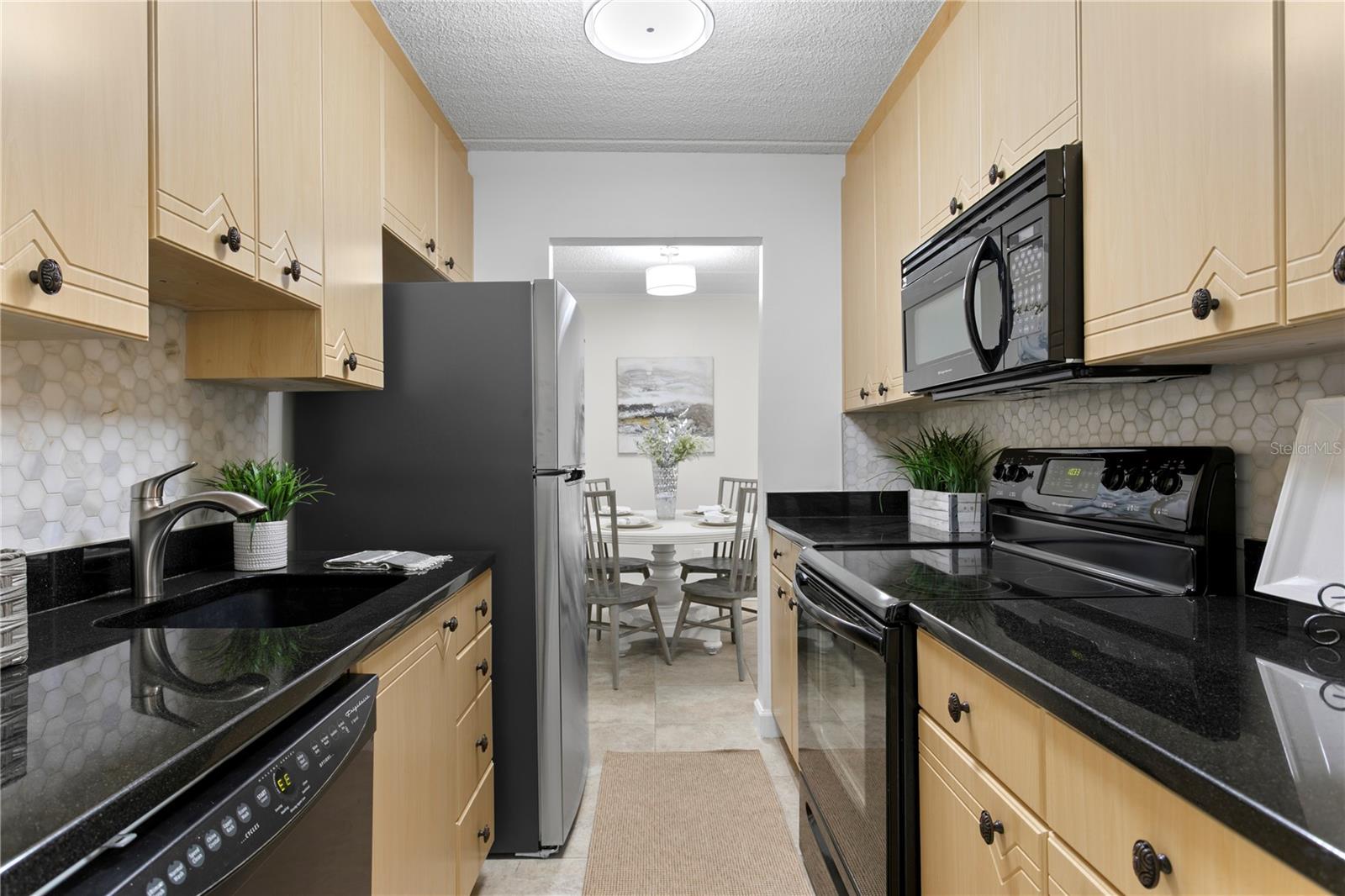 Image 16 of 43 For 3325 Bayshore Boulevard E14