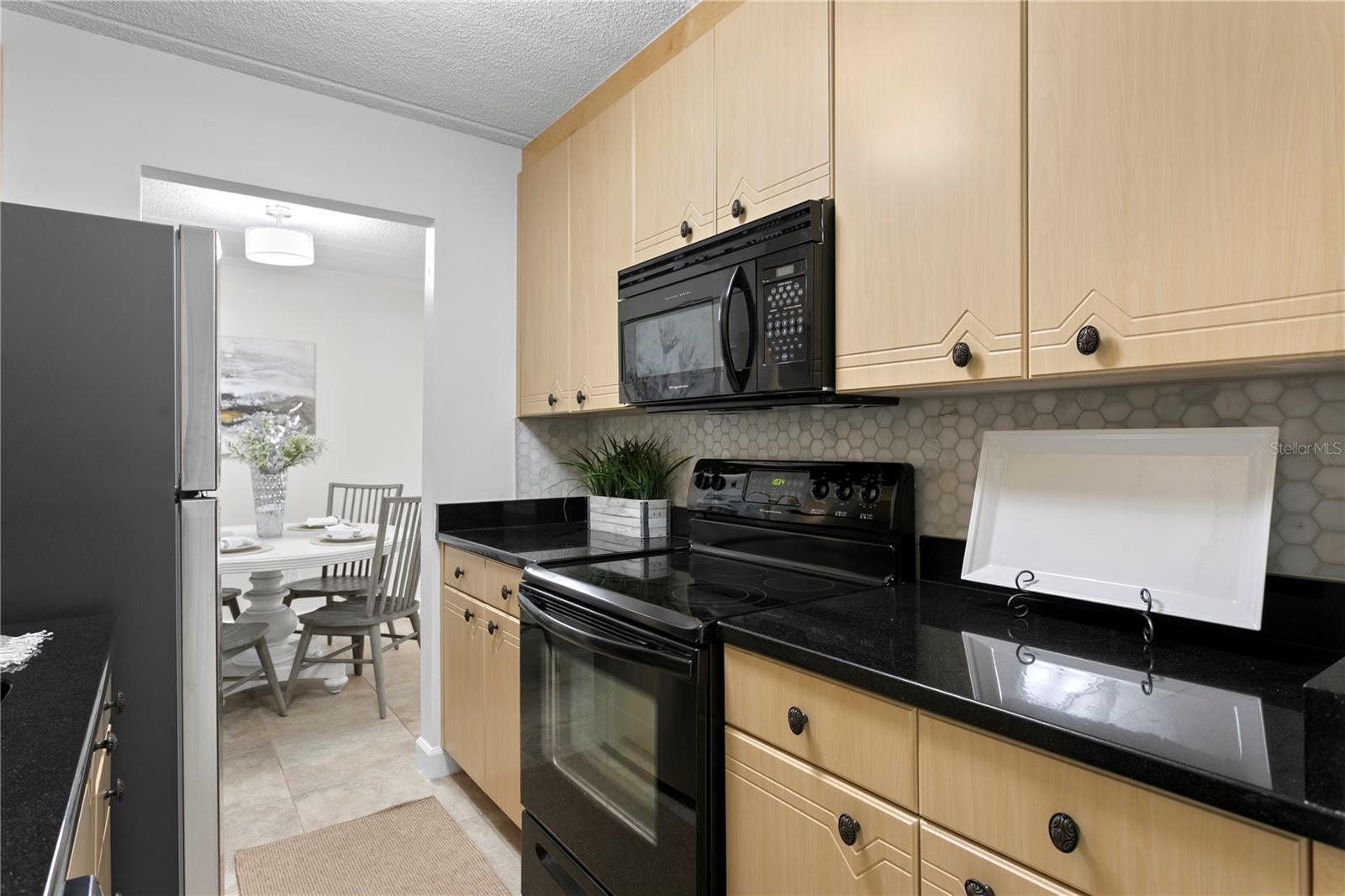 Image 18 of 43 For 3325 Bayshore Boulevard E14