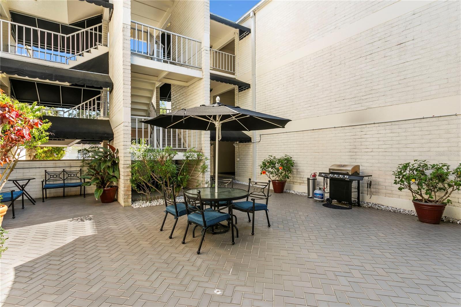 Image 35 of 43 For 3325 Bayshore Boulevard E14