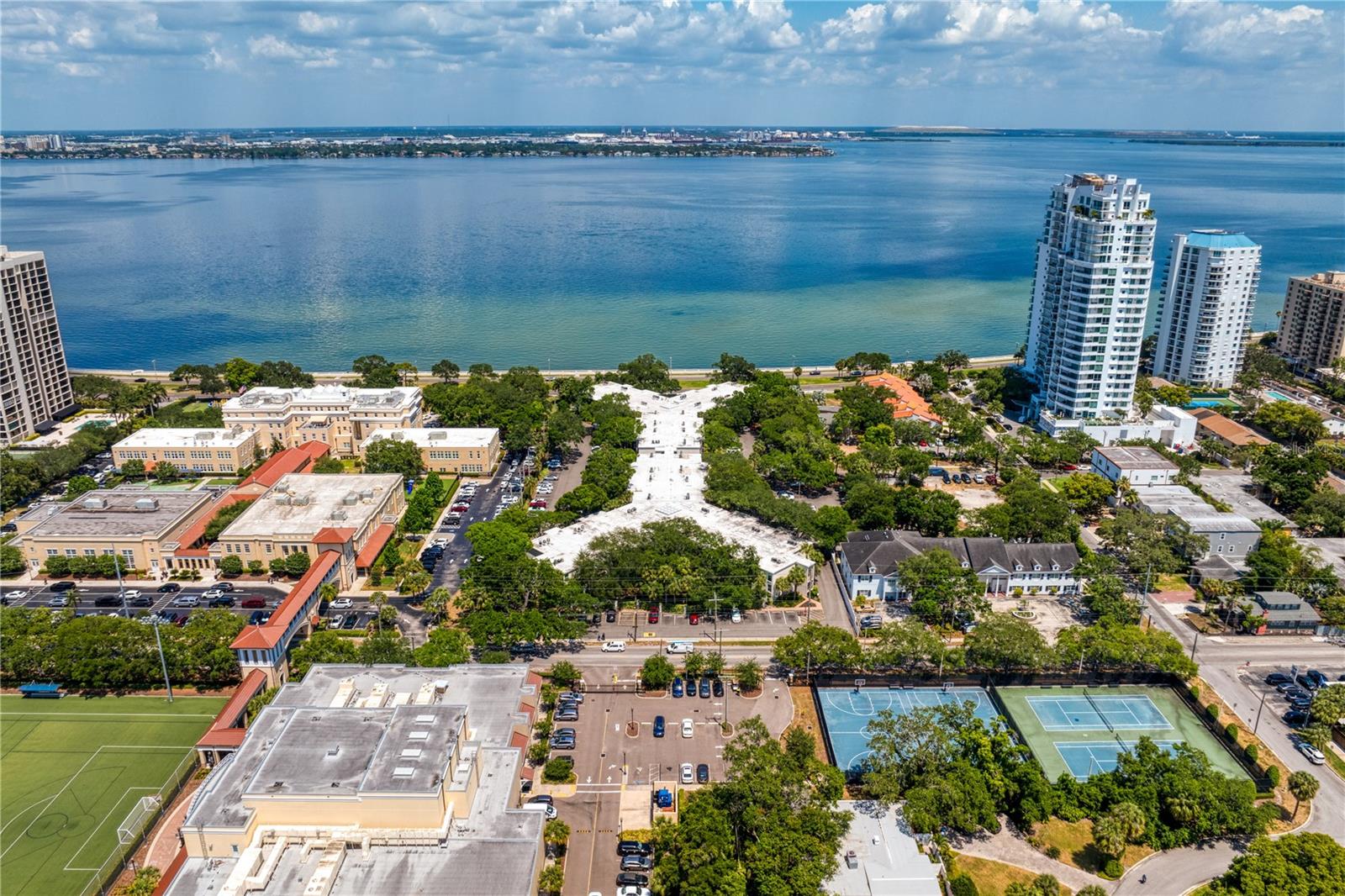 Image 38 of 43 For 3325 Bayshore Boulevard E14