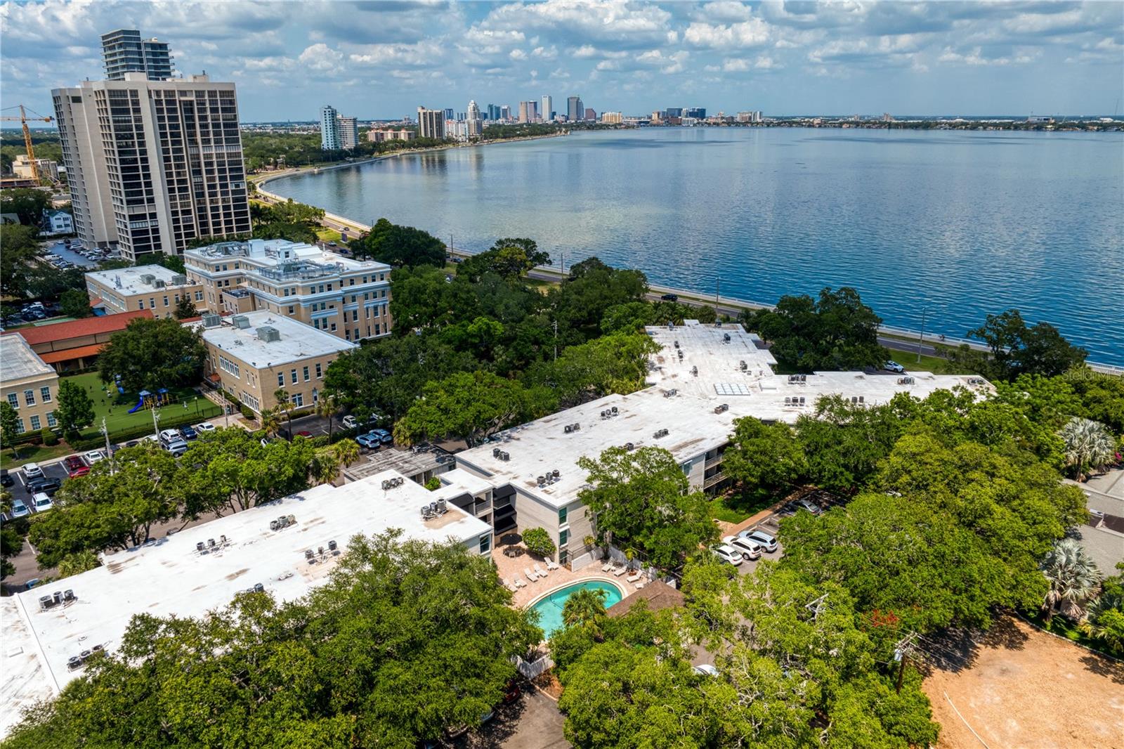 Image 42 of 43 For 3325 Bayshore Boulevard E14
