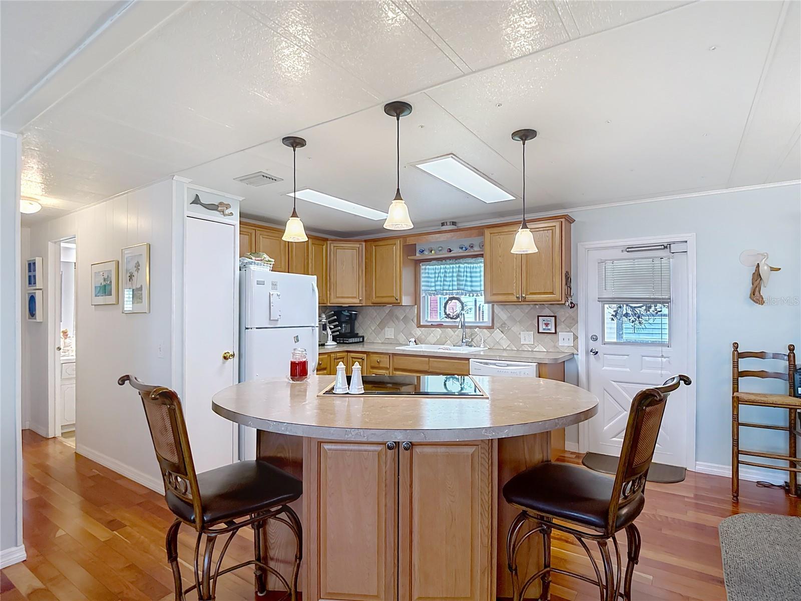 Image 12 of 50 For 2115 Waterview Drive