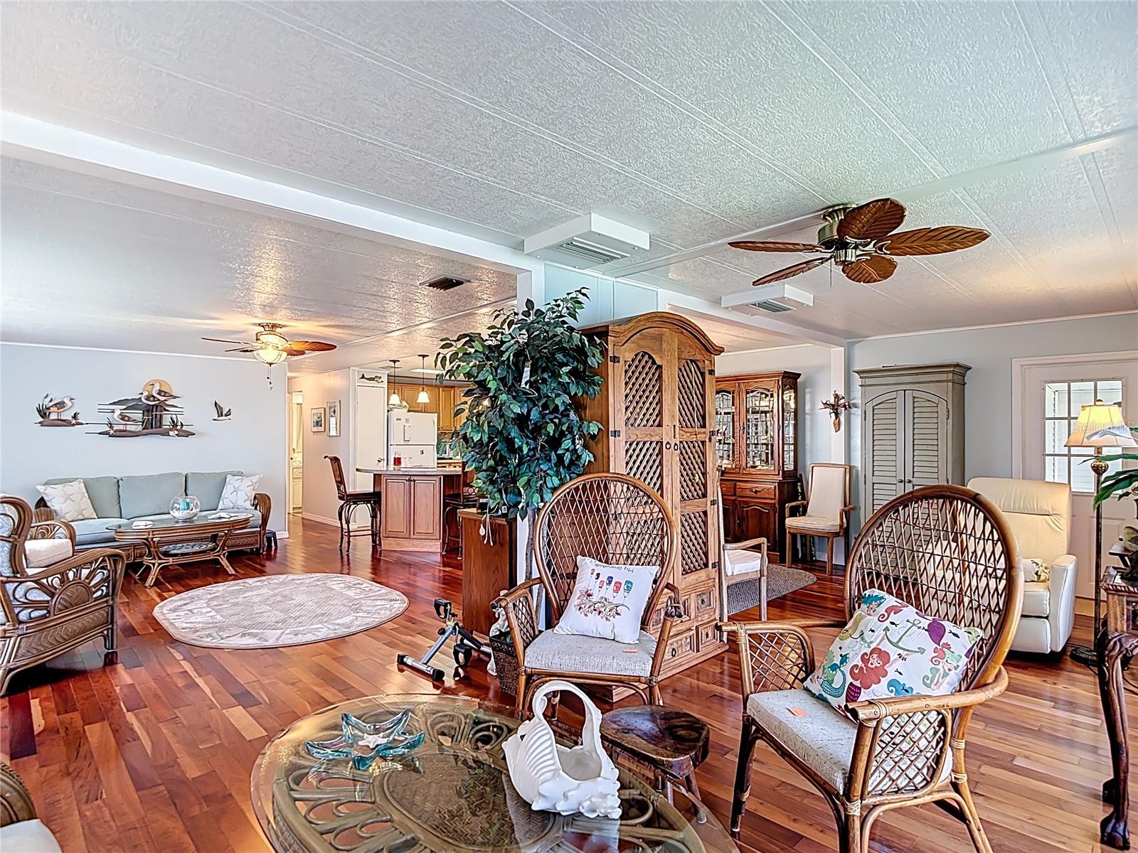 Image 19 of 50 For 2115 Waterview Drive
