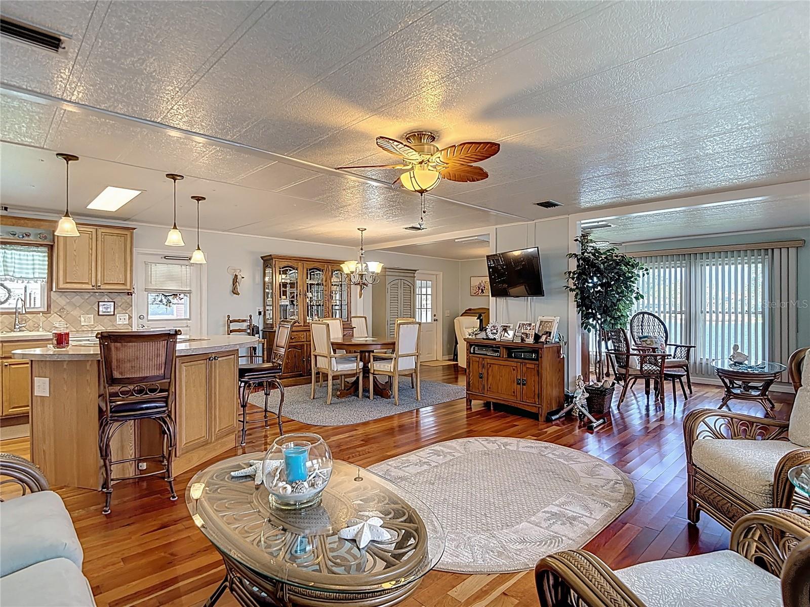 Image 23 of 50 For 2115 Waterview Drive