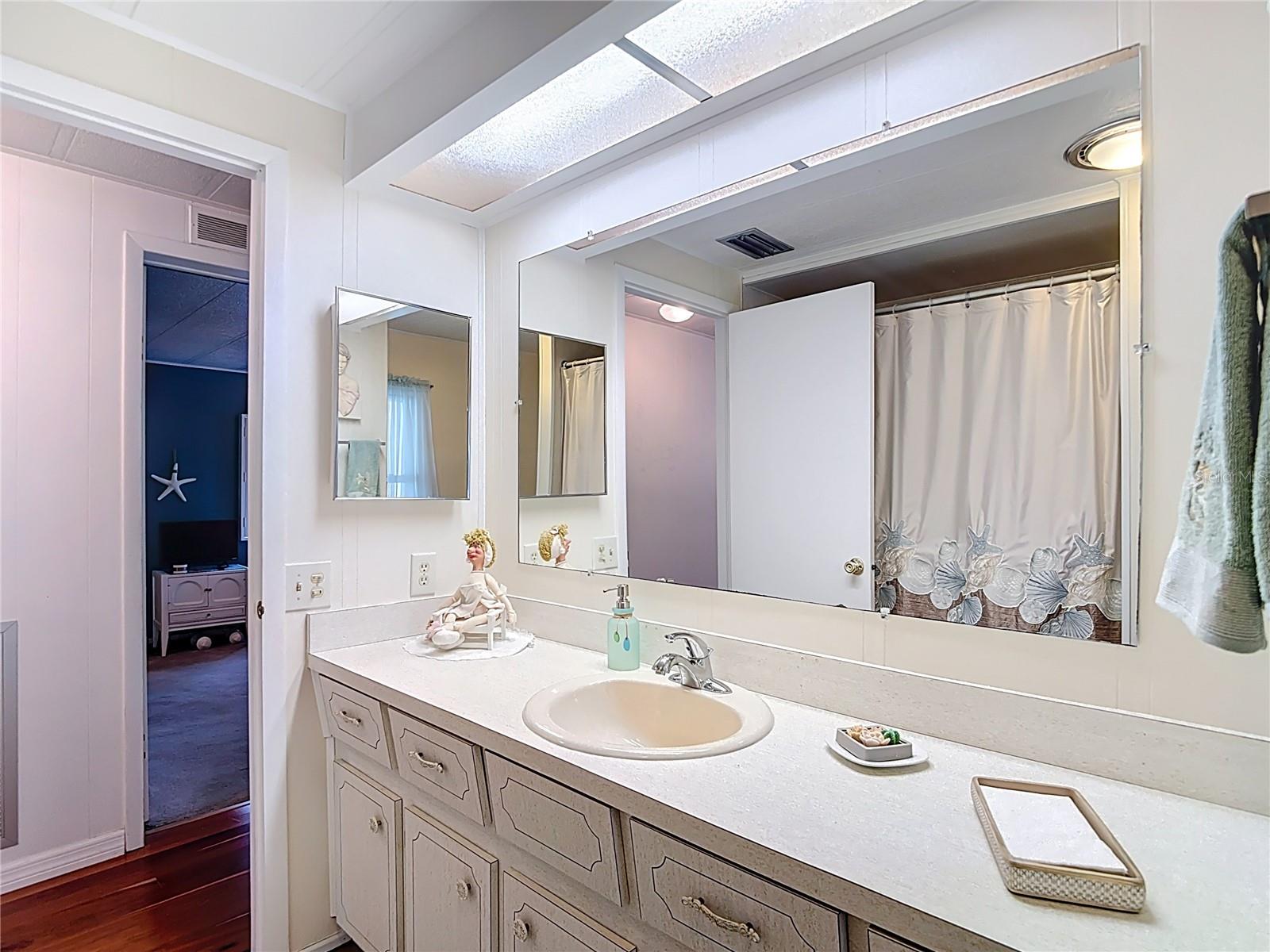 Image 31 of 50 For 2115 Waterview Drive