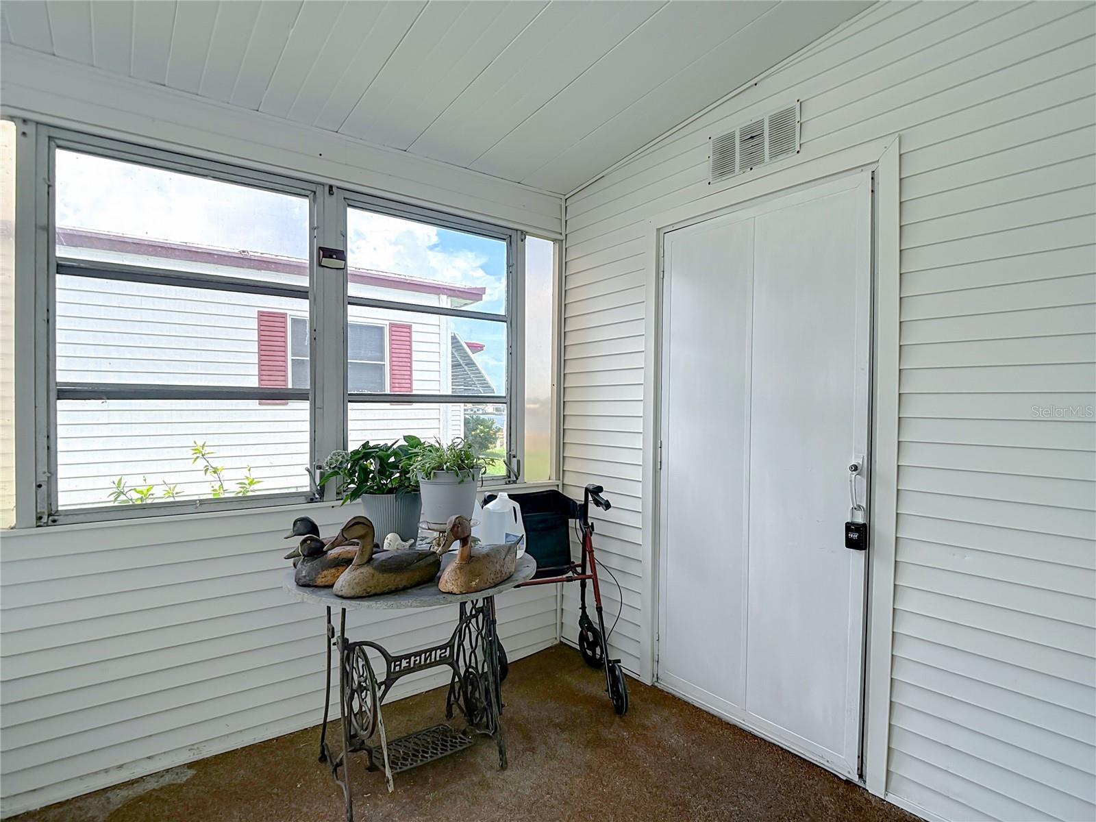 Image 6 of 50 For 2115 Waterview Drive