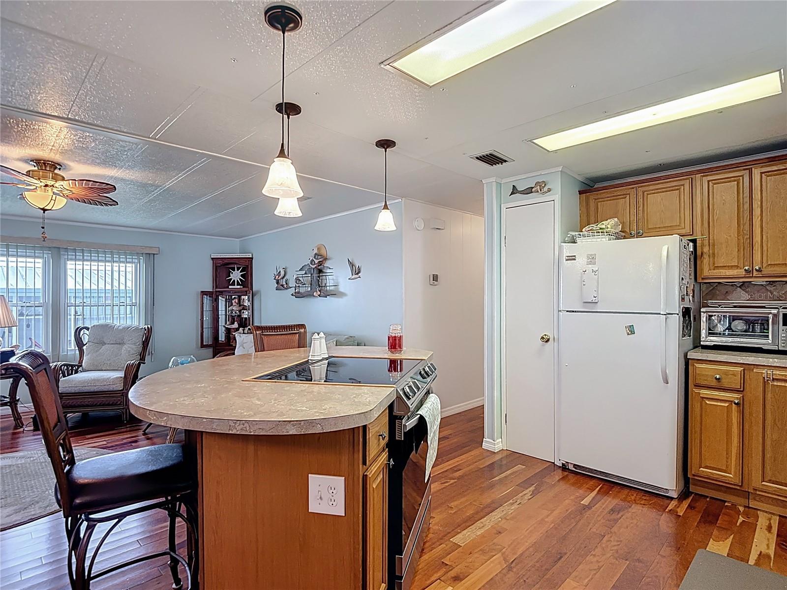 Image 7 of 50 For 2115 Waterview Drive