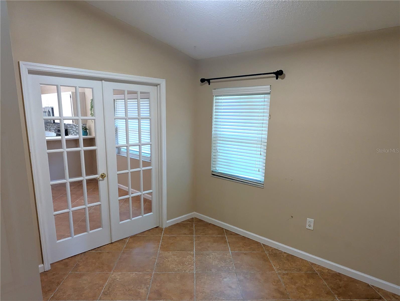 Image 10 of 28 For 3815 Sugar Creek Court