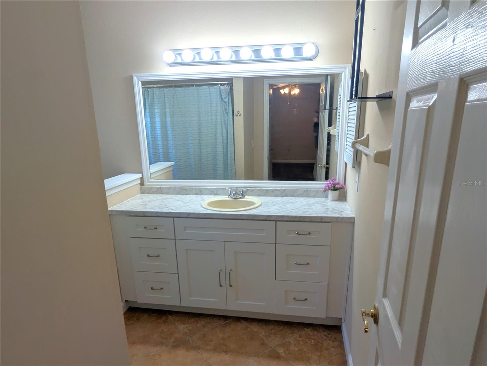 Image 21 of 28 For 3815 Sugar Creek Court