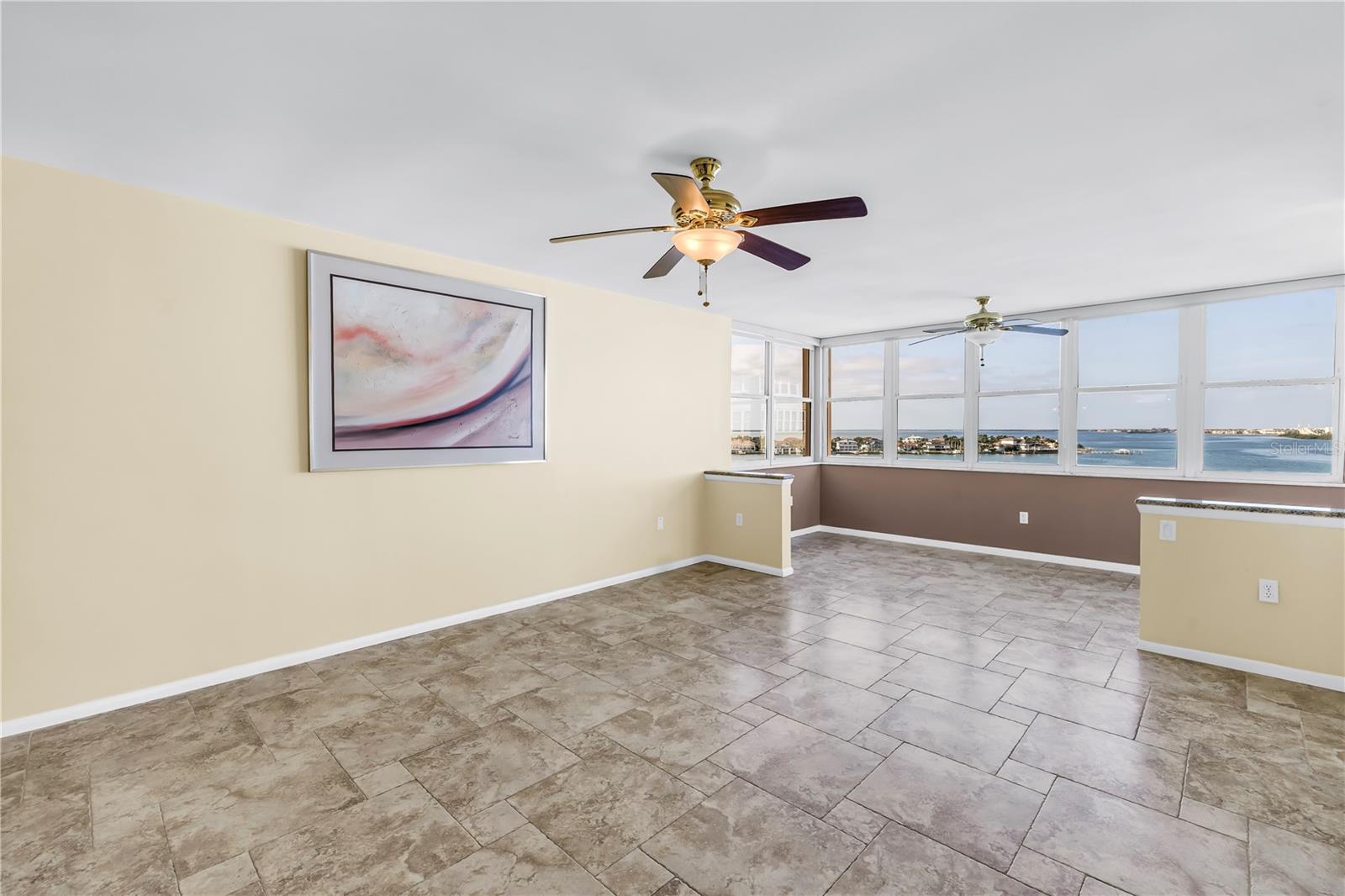 Image 16 of 76 For 5108 Brittany Drive S 908