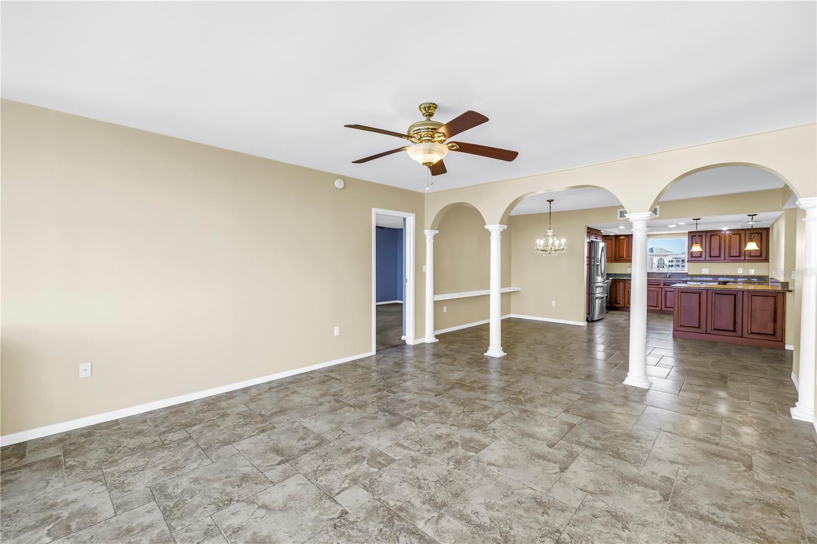 Image 17 of 76 For 5108 Brittany Drive S 908