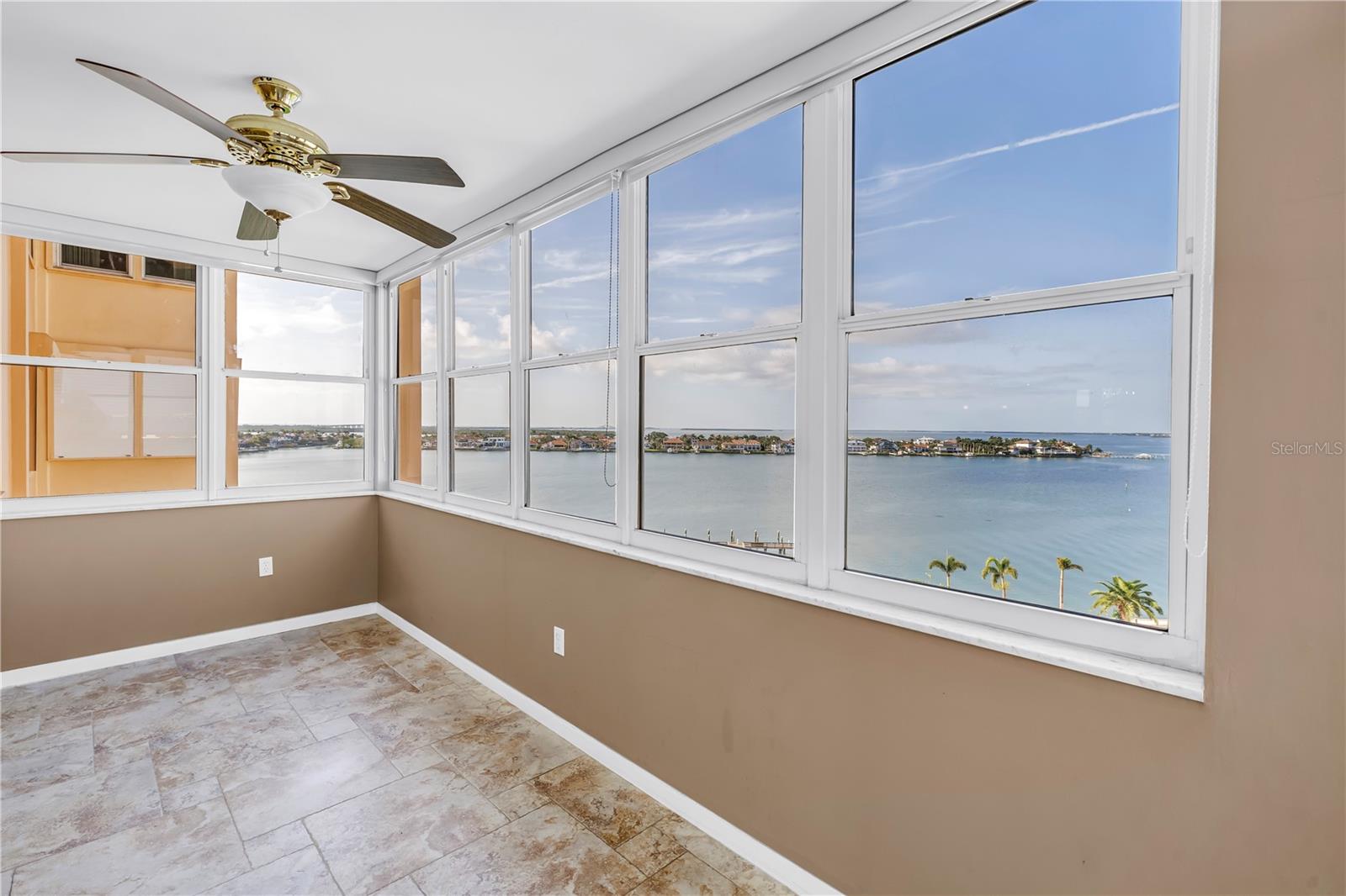 Image 21 of 76 For 5108 Brittany Drive S 908