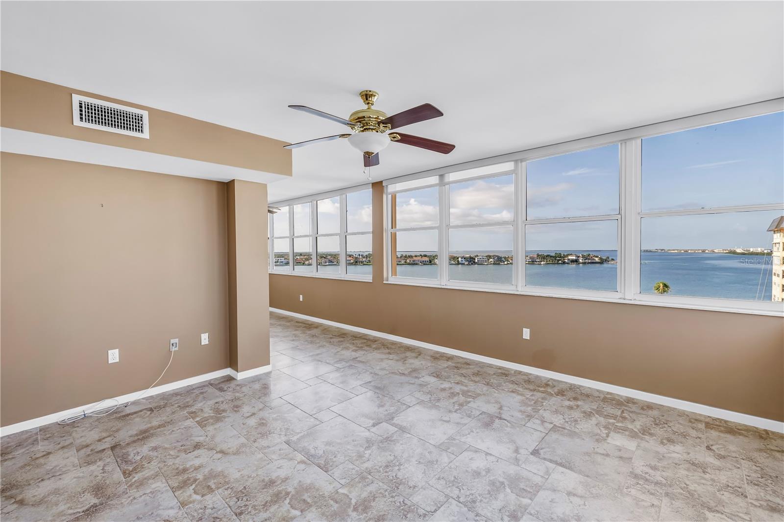 Image 24 of 76 For 5108 Brittany Drive S 908