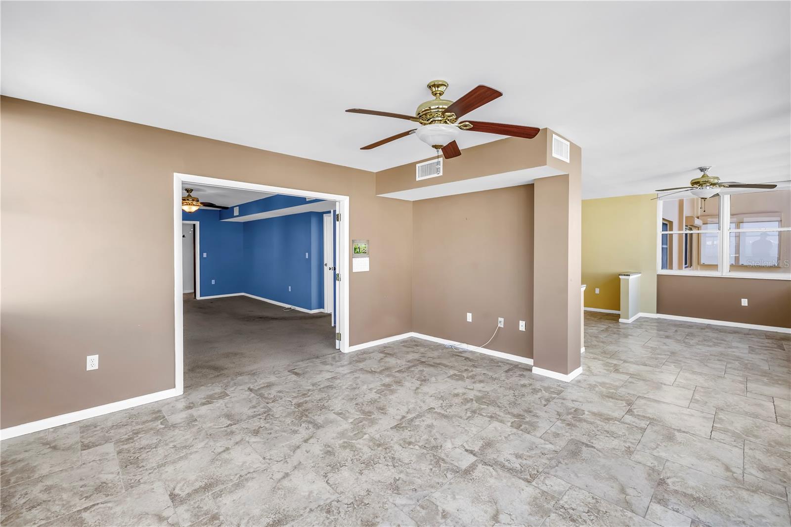 Image 25 of 76 For 5108 Brittany Drive S 908