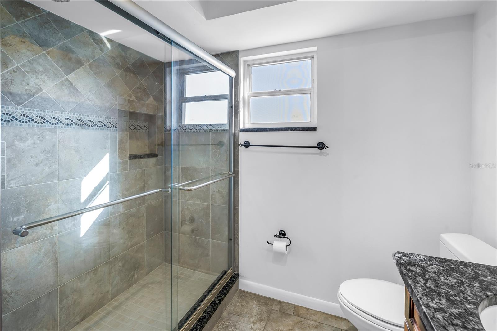 Image 32 of 76 For 5108 Brittany Drive S 908