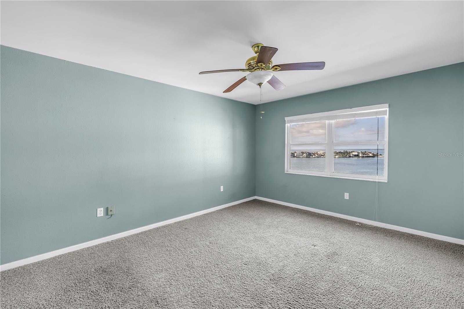 Image 33 of 76 For 5108 Brittany Drive S 908