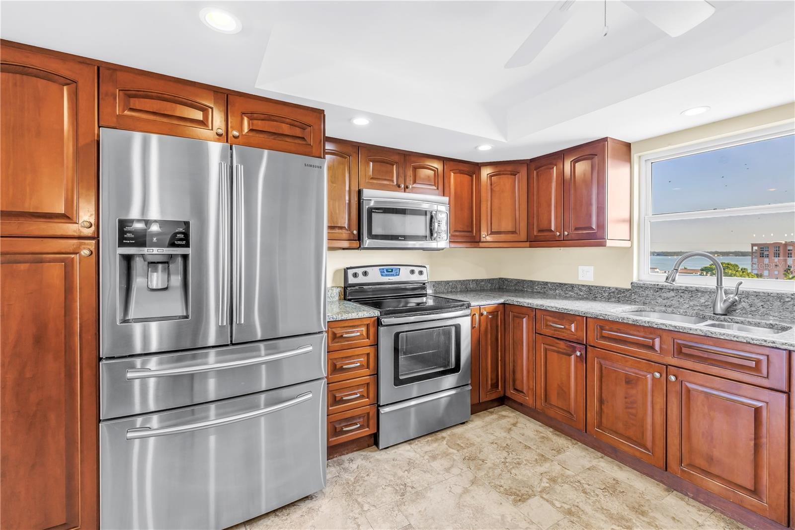 Image 4 of 76 For 5108 Brittany Drive S 908