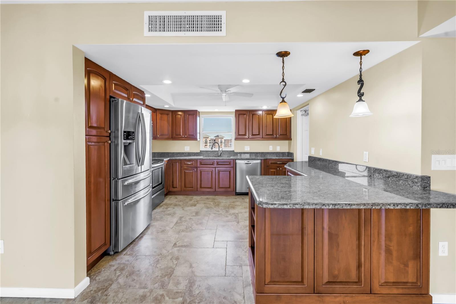 Image 5 of 76 For 5108 Brittany Drive S 908