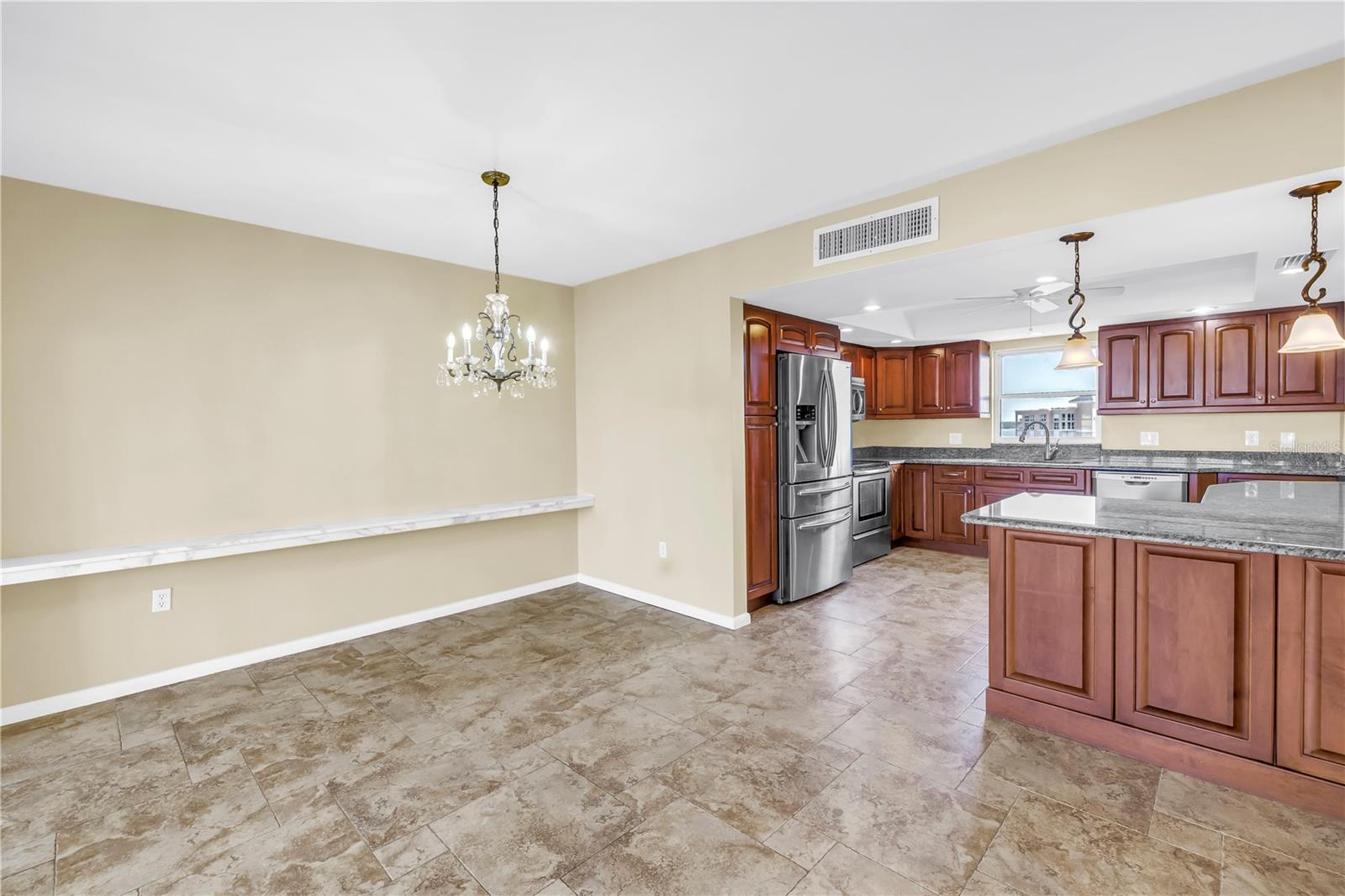 Image 6 of 76 For 5108 Brittany Drive S 908