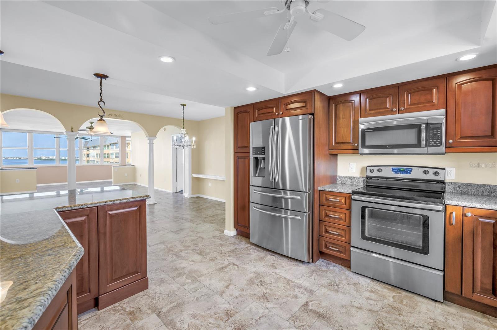 Image 7 of 76 For 5108 Brittany Drive S 908