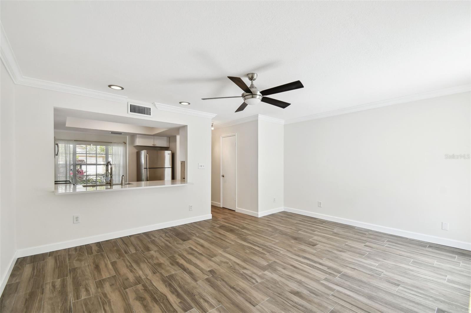 Image 12 of 23 For 408 Arrawana Avenue A4