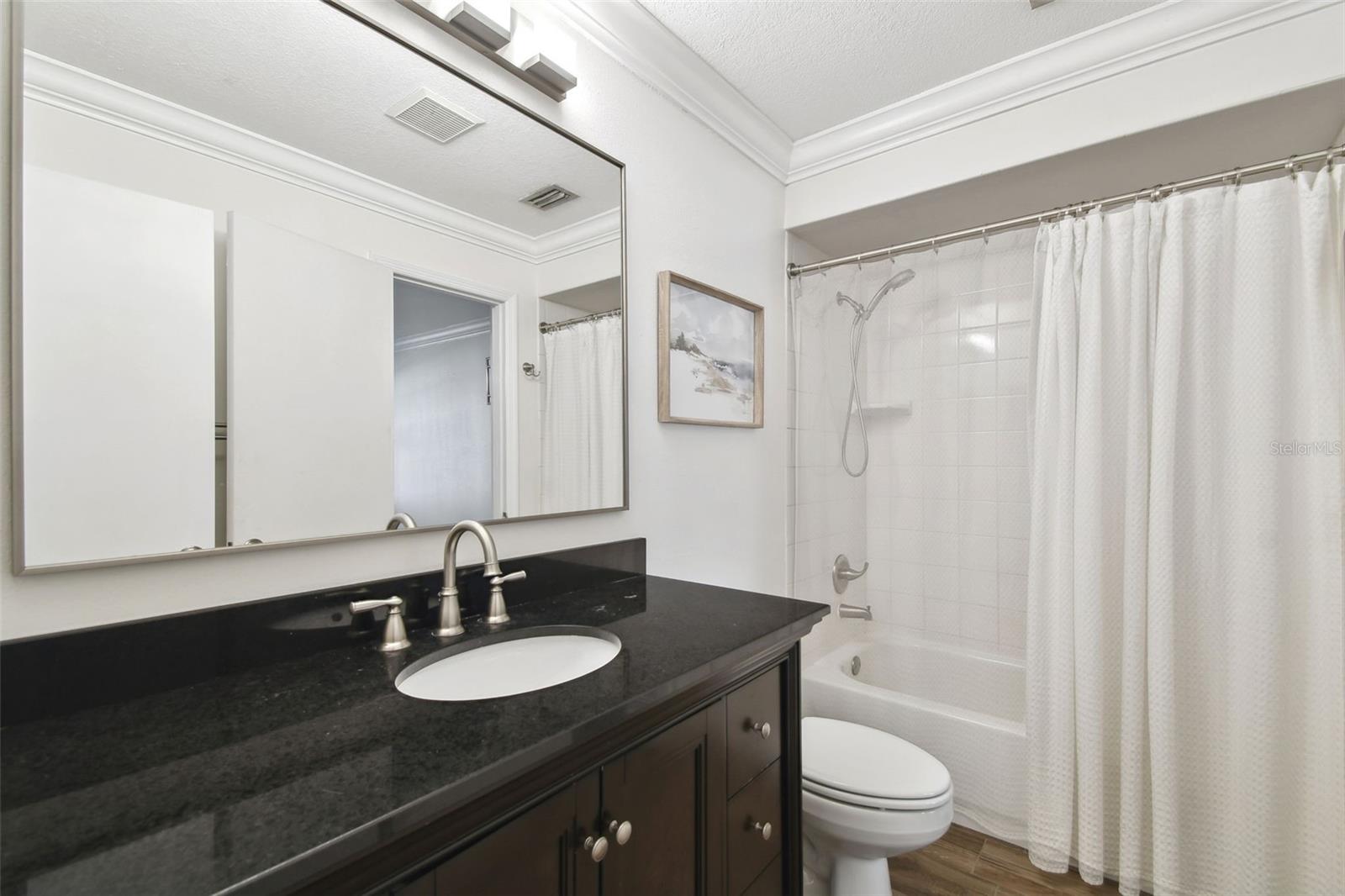 Image 18 of 23 For 408 Arrawana Avenue A4