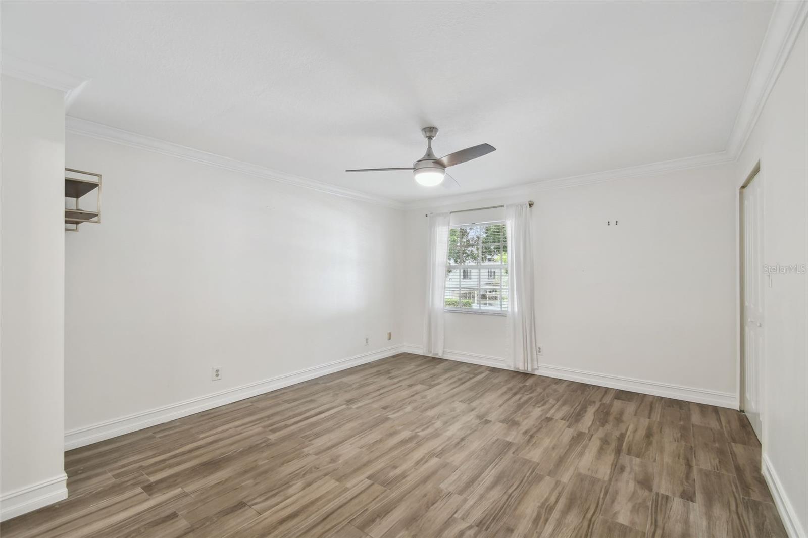 Image 20 of 23 For 408 Arrawana Avenue A4