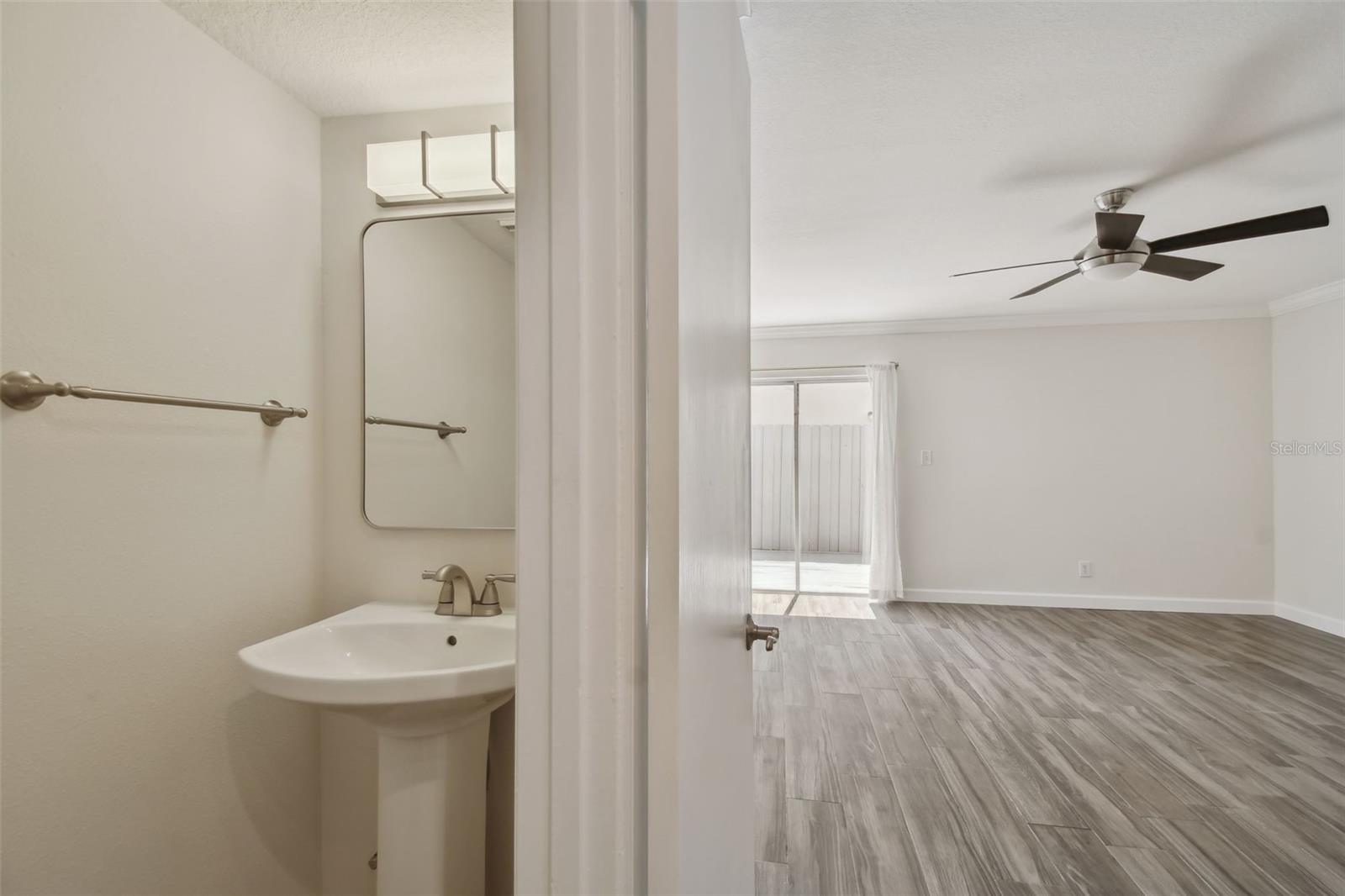 Image 5 of 23 For 408 Arrawana Avenue A4