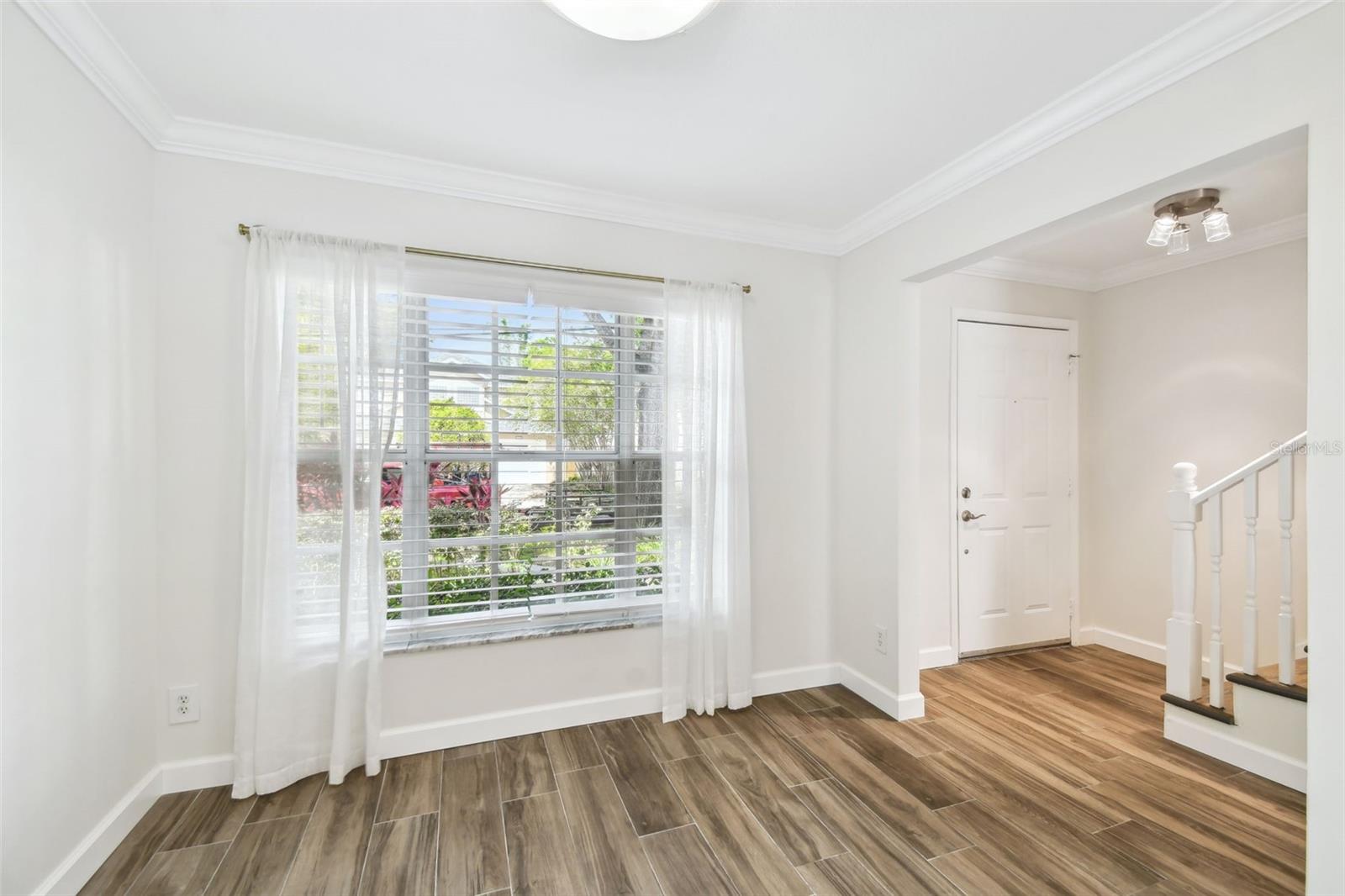 Image 8 of 23 For 408 Arrawana Avenue A4