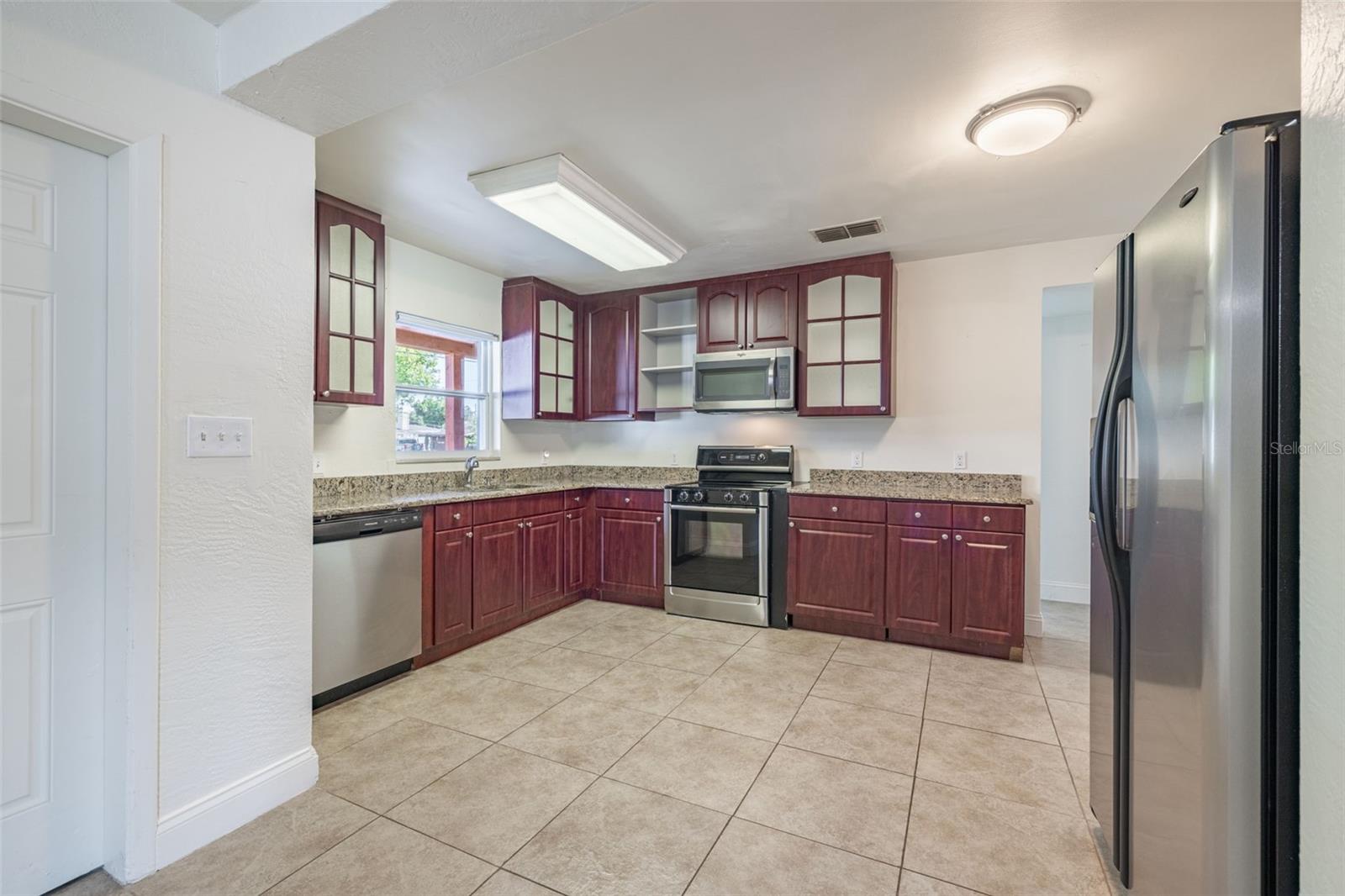 Image 4 of 20 For 2533 Habana Place