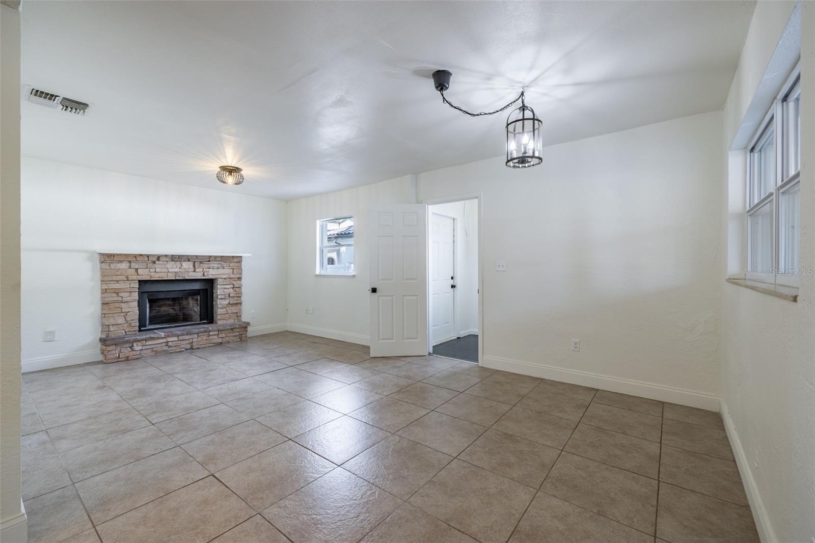 Image 7 of 20 For 2533 Habana Place
