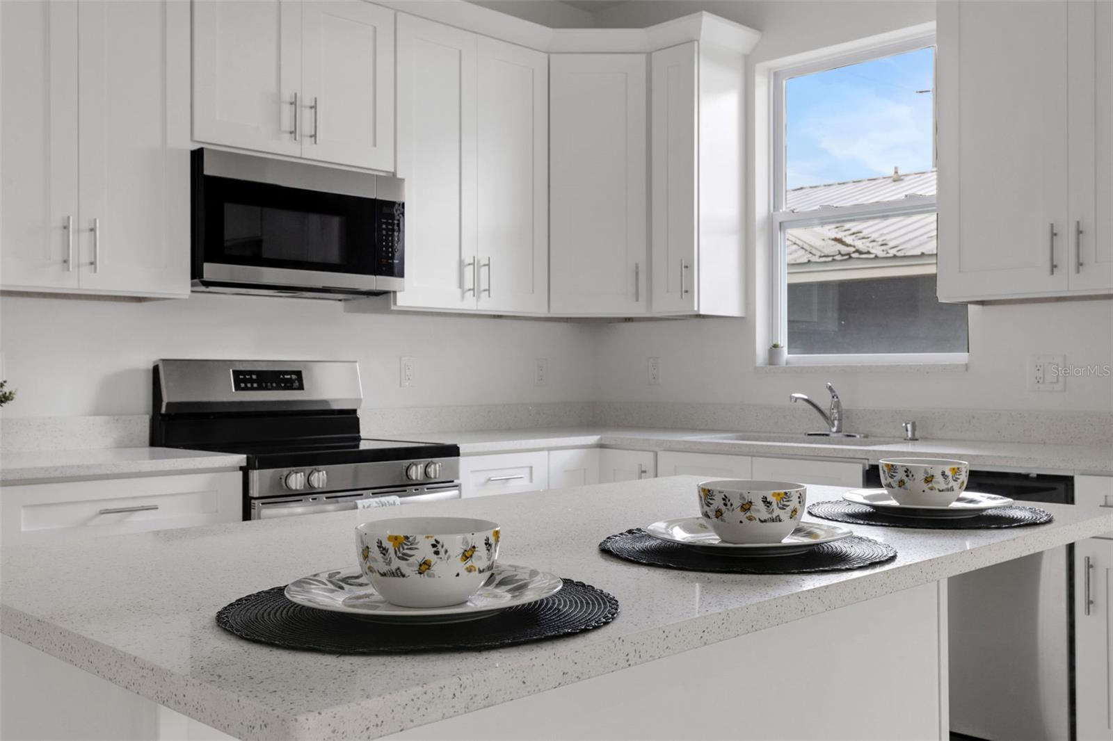 Image 10 of 66 For 8522 Boulevard