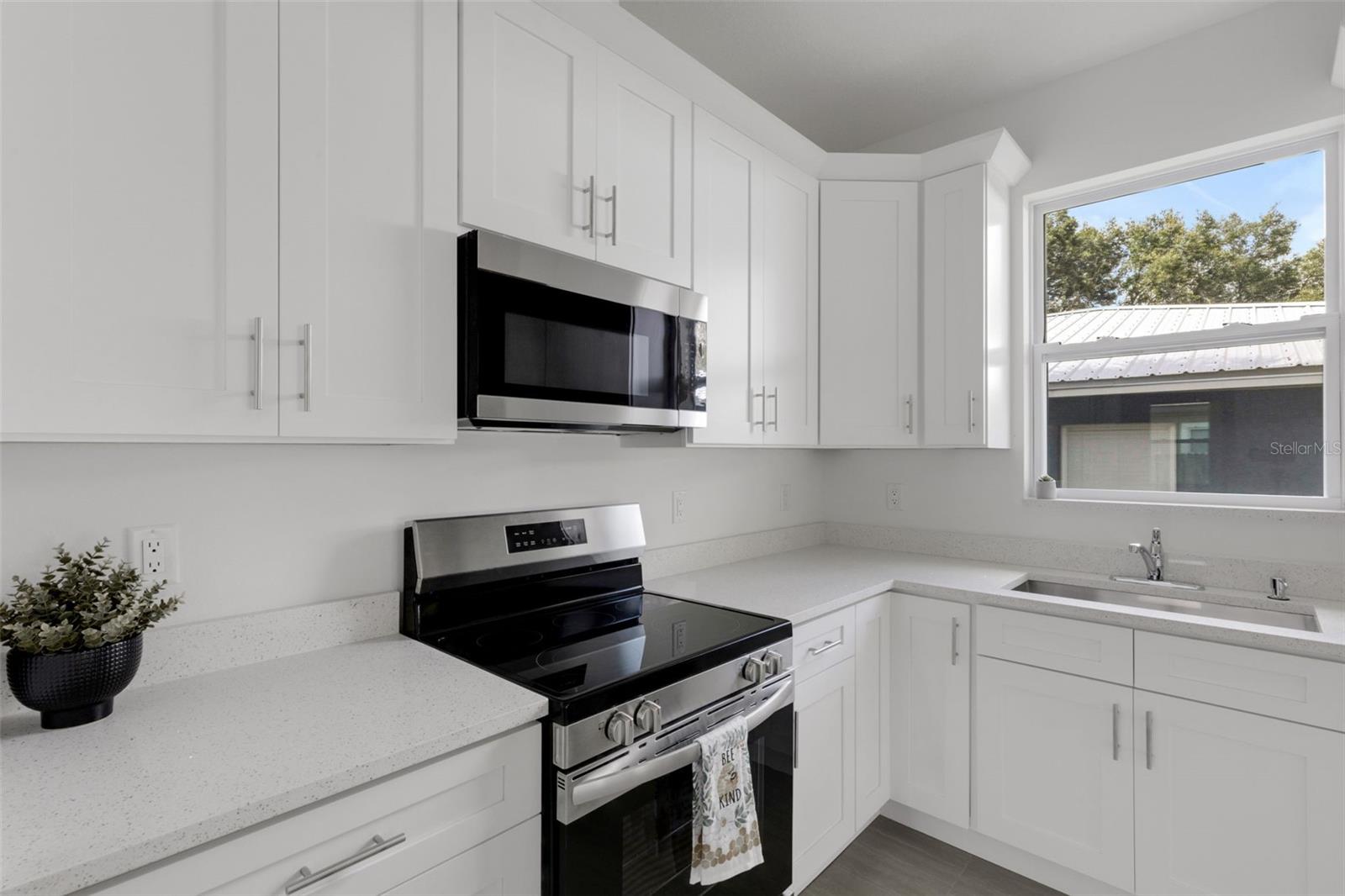 Image 12 of 66 For 8522 Boulevard