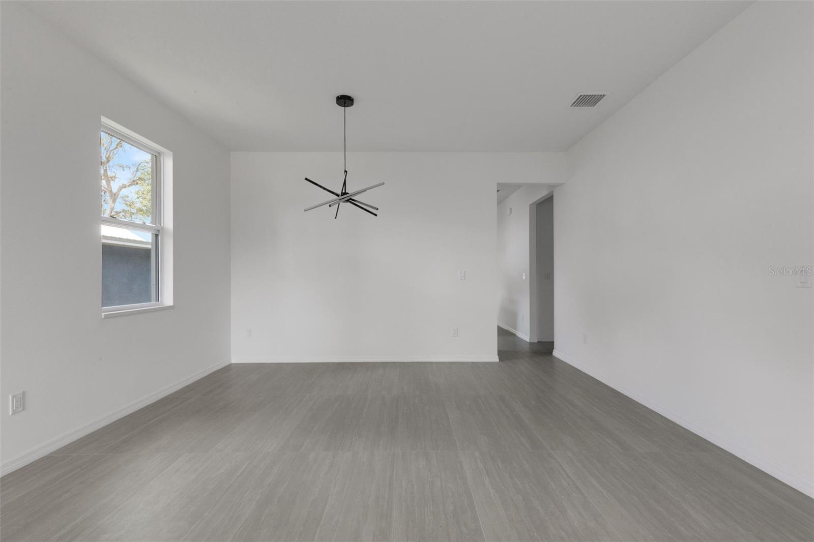 Image 25 of 66 For 8522 Boulevard