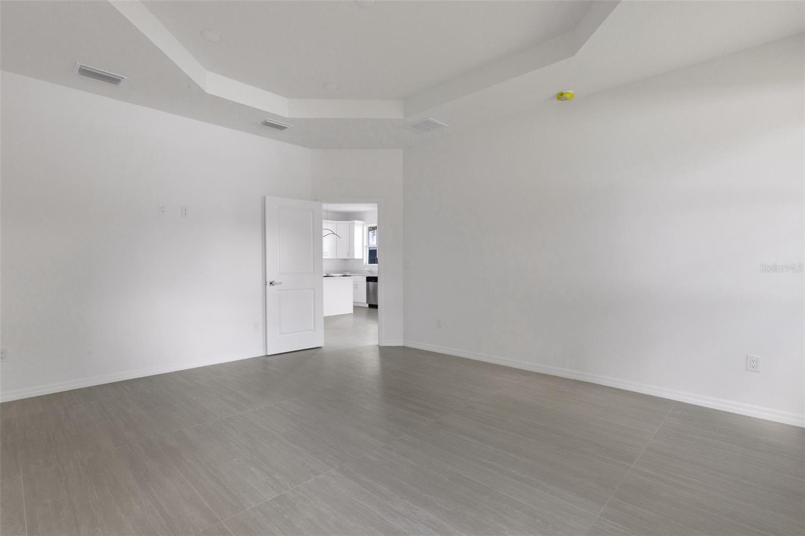 Image 31 of 66 For 8522 Boulevard