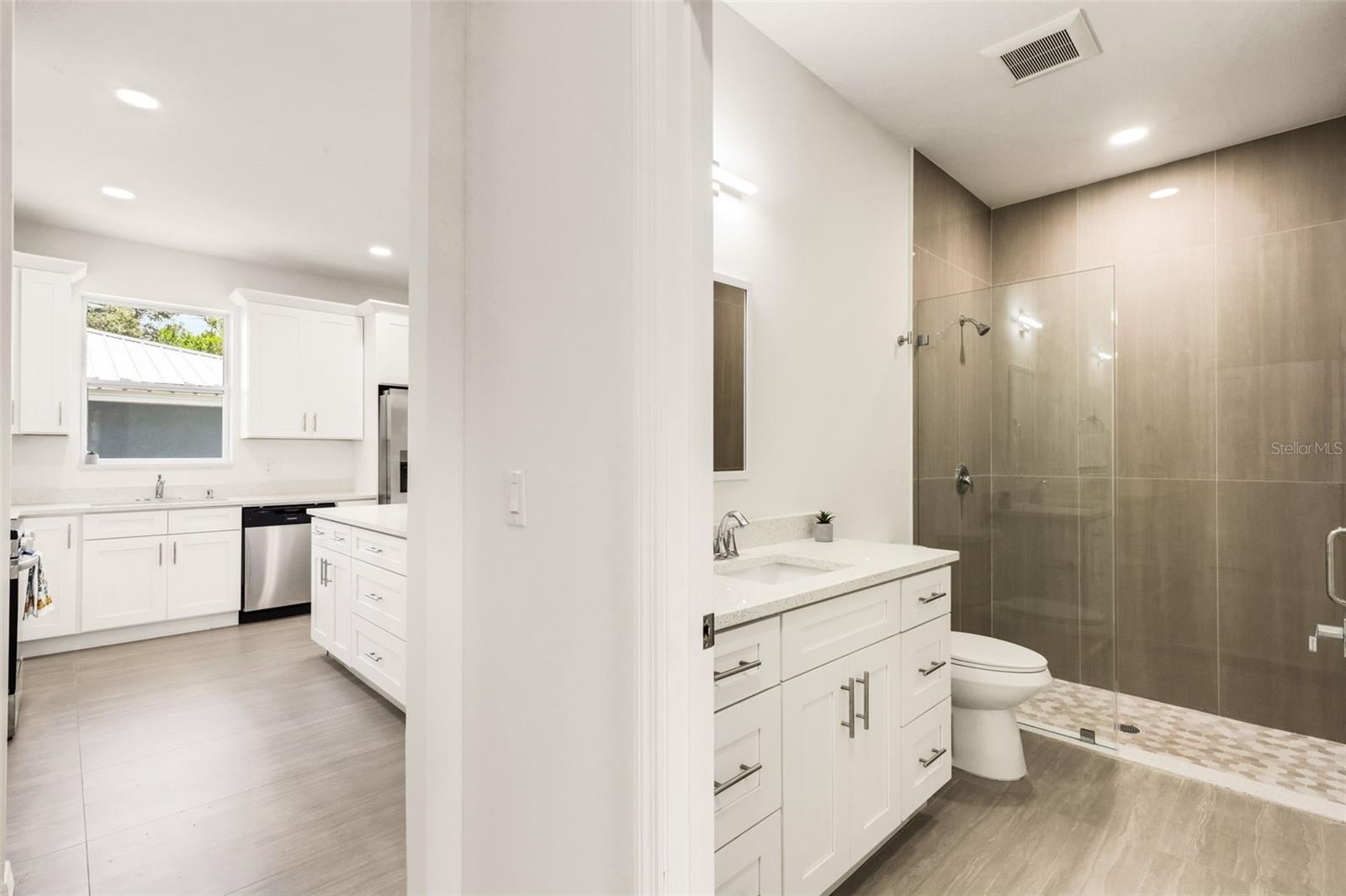 Image 42 of 66 For 8522 Boulevard