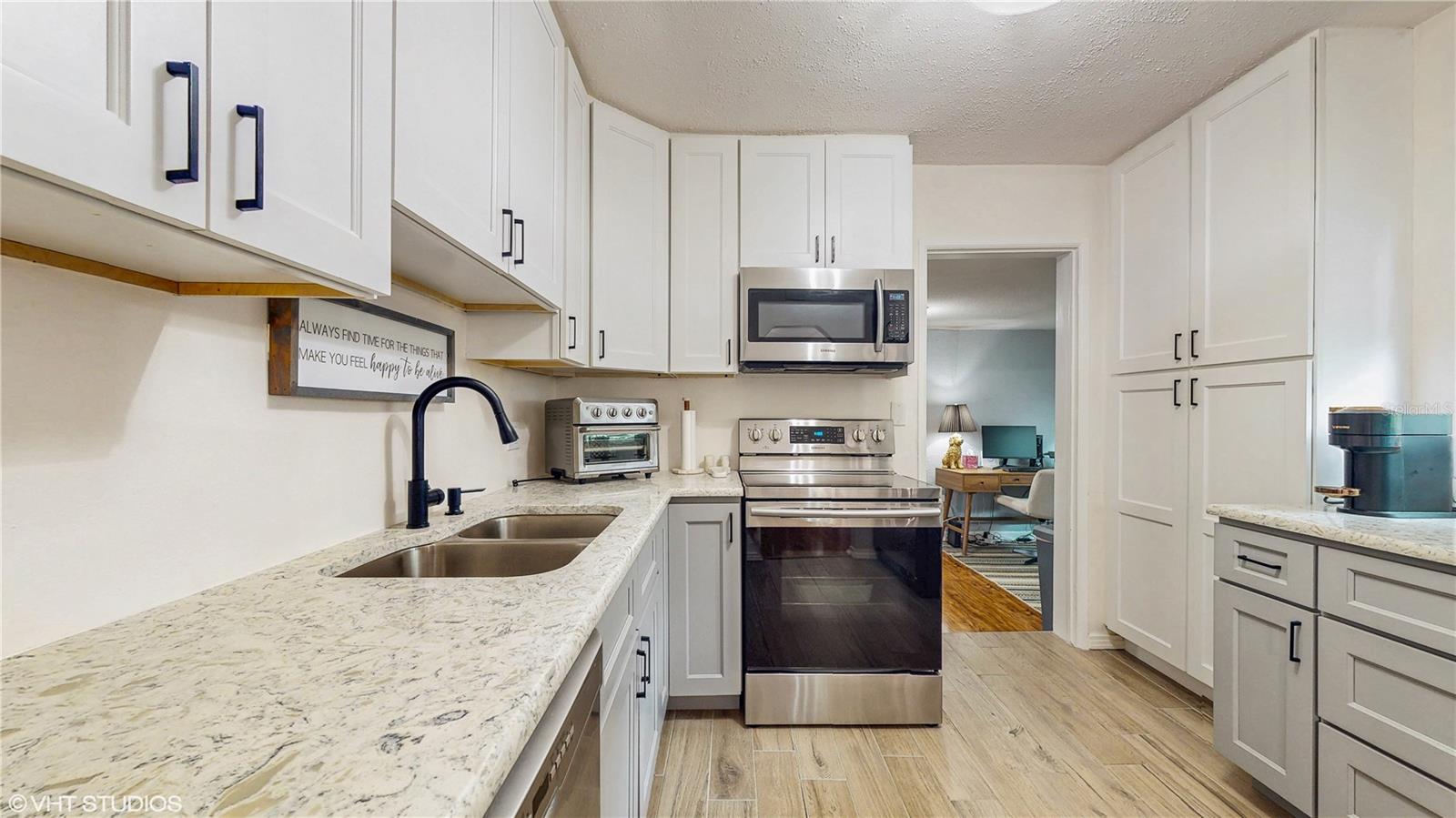 Image 13 of 25 For 5550 Kelly Drive N