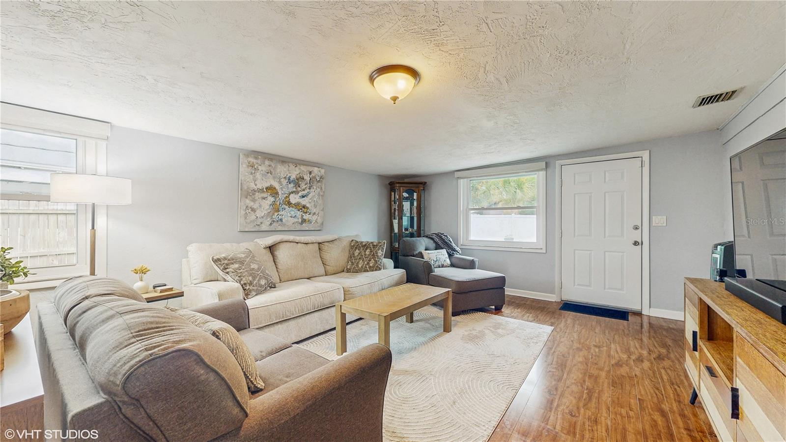 Image 8 of 25 For 5550 Kelly Drive N