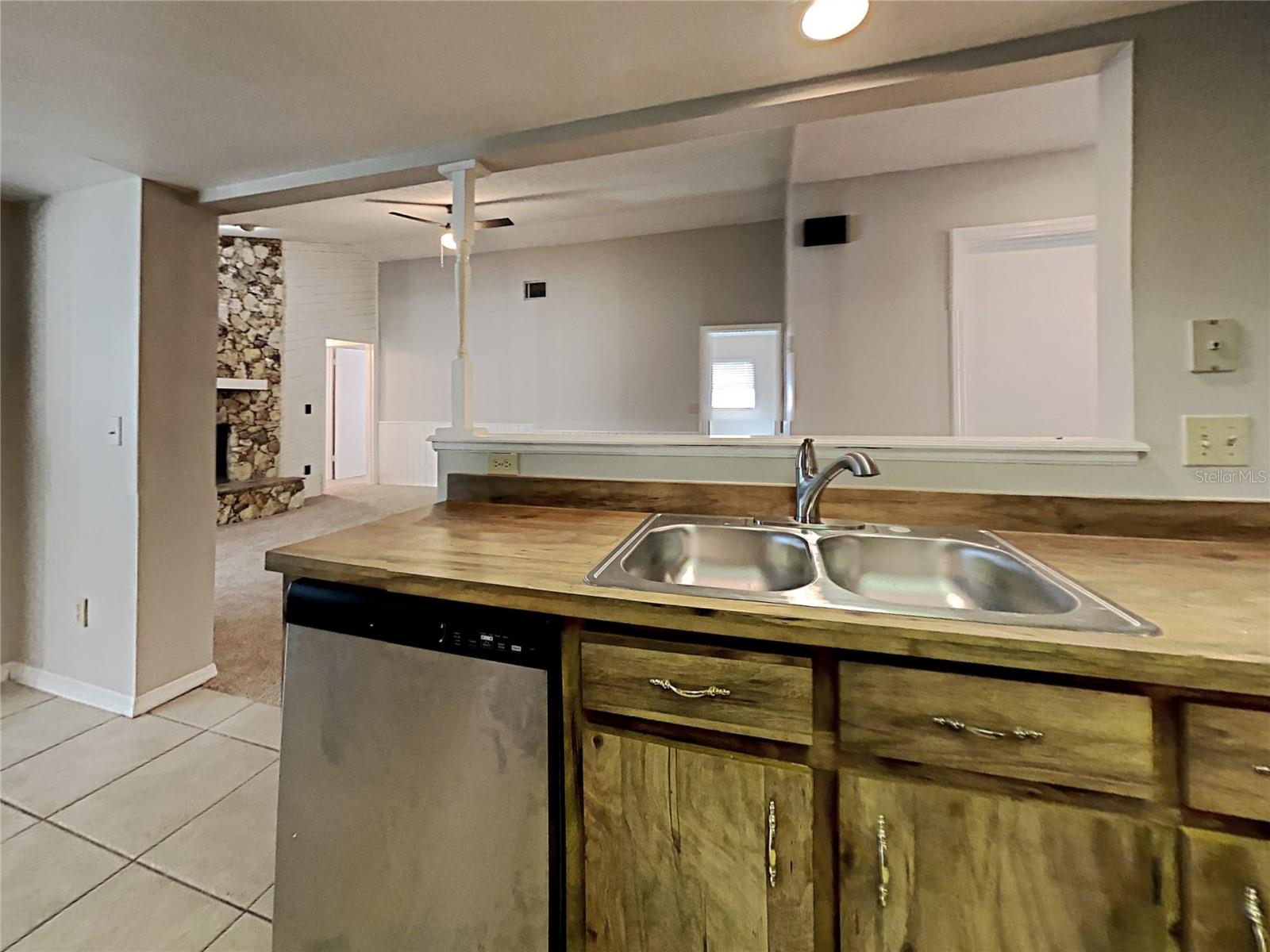 Image 11 of 24 For 107 Lyndhurst Drive