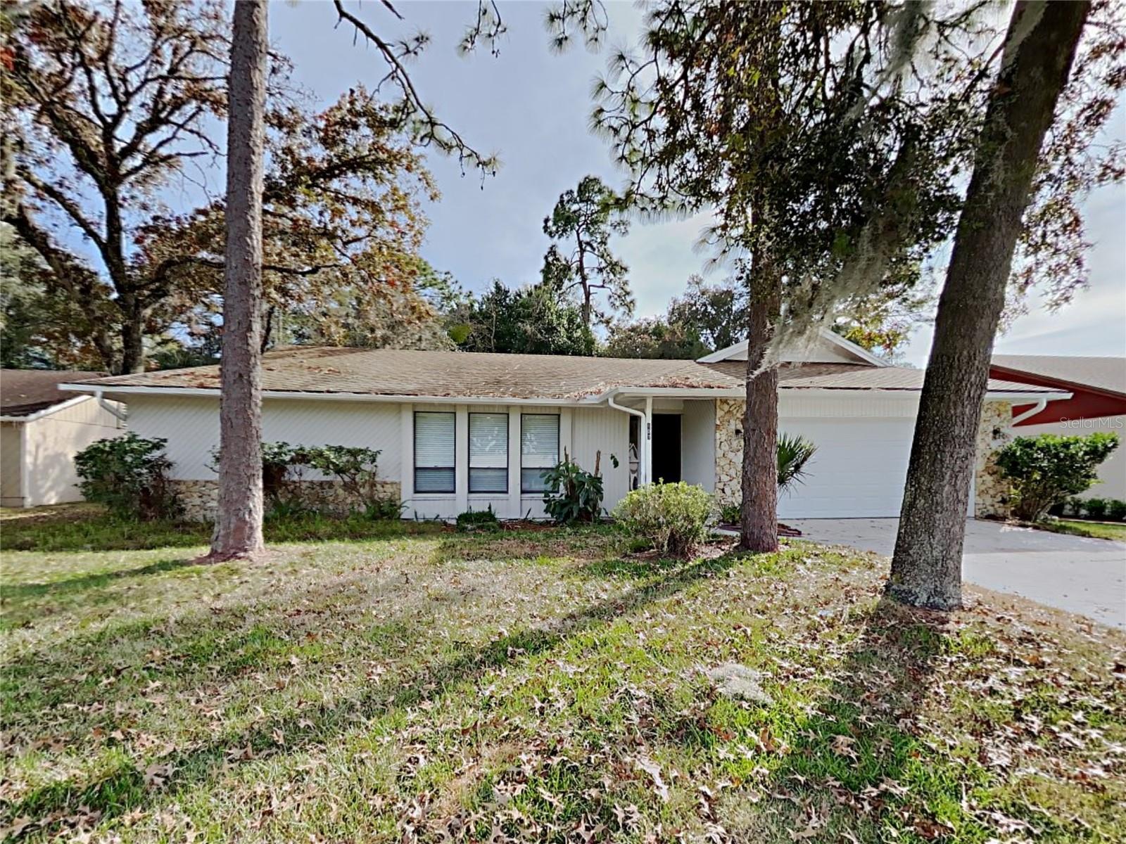 Image 2 of 24 For 107 Lyndhurst Drive