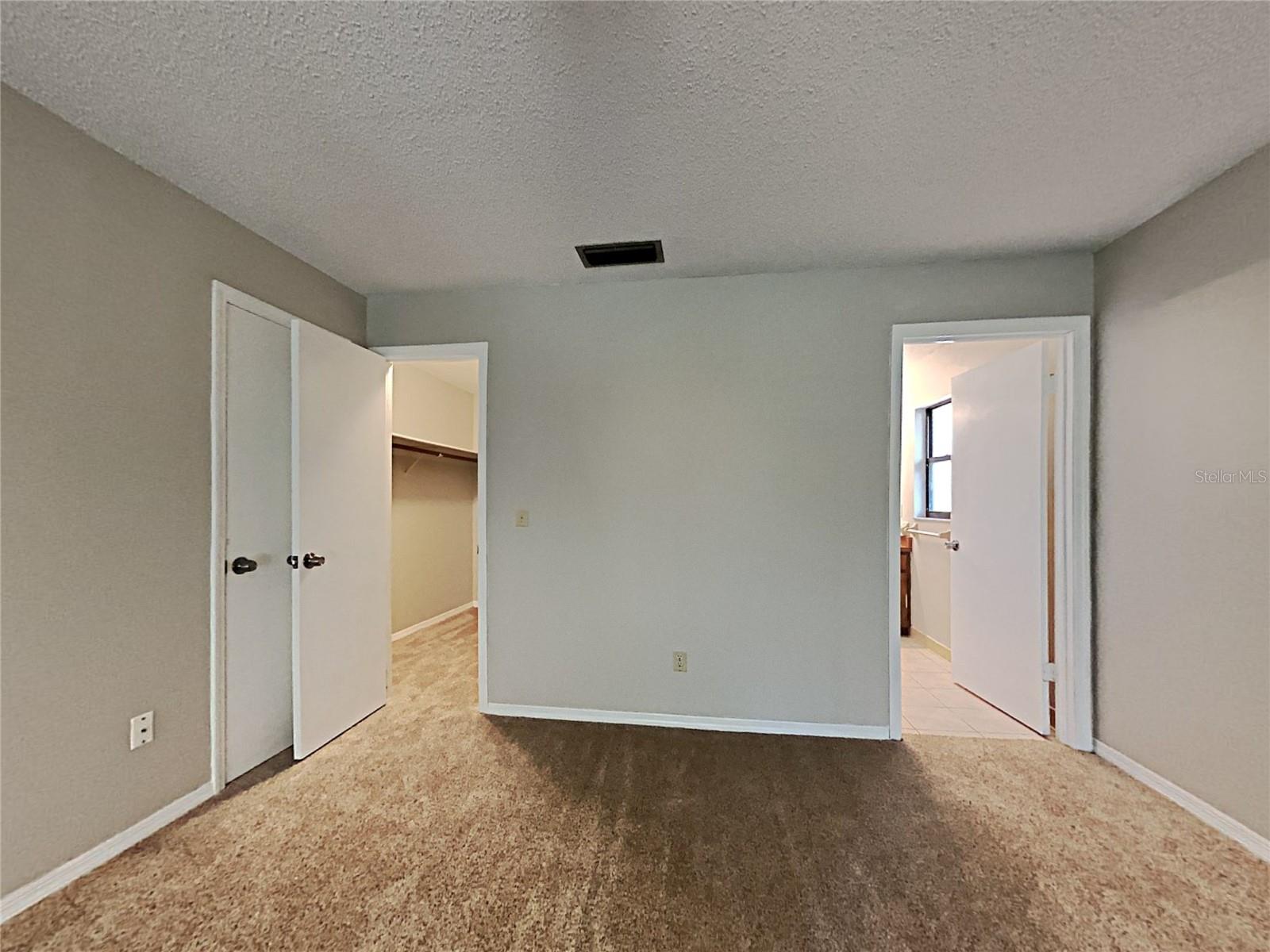 Image 20 of 24 For 107 Lyndhurst Drive