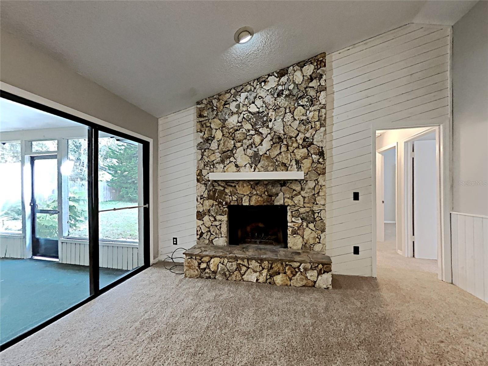 Image 4 of 24 For 107 Lyndhurst Drive
