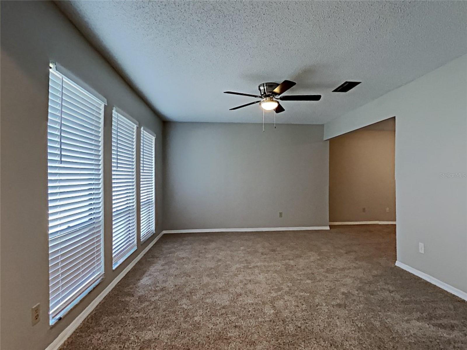 Image 5 of 24 For 107 Lyndhurst Drive